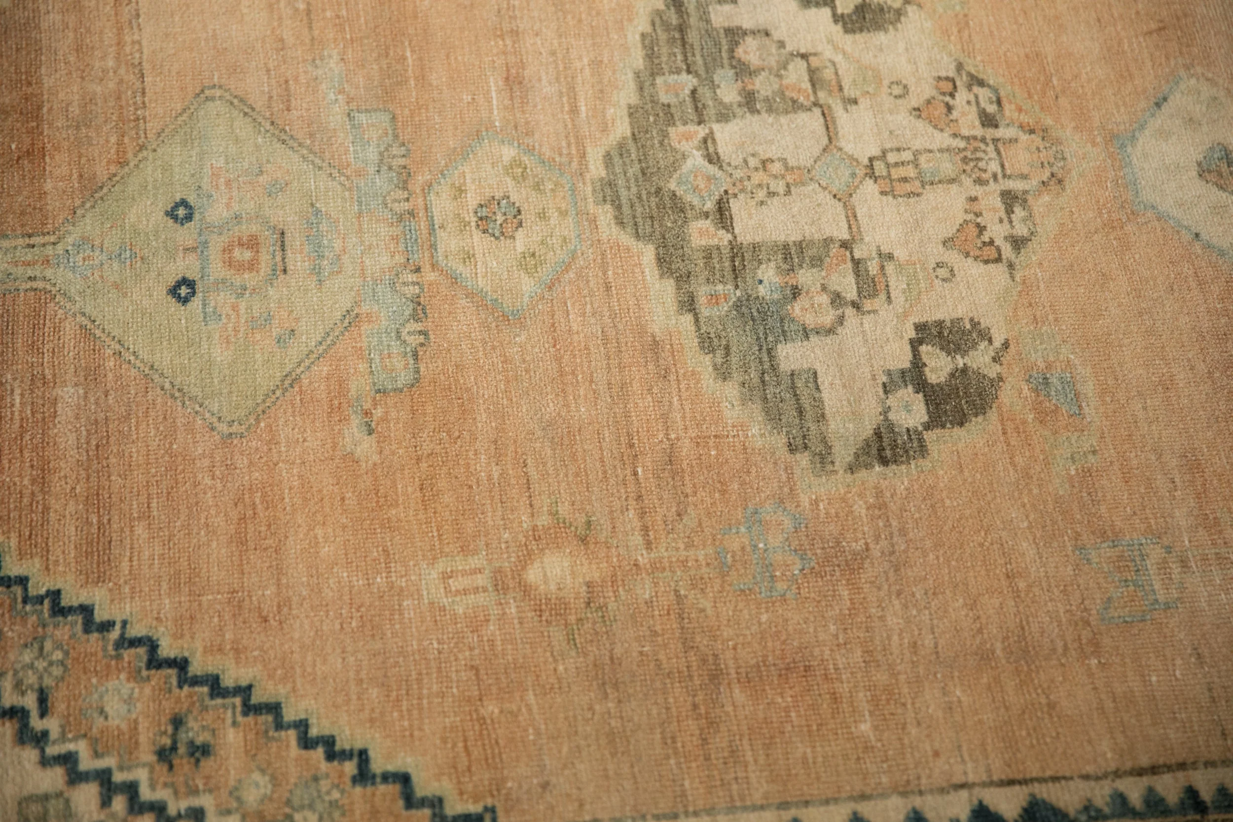 4x6.5 Vintage Distressed Hamadan Rug - Image 8