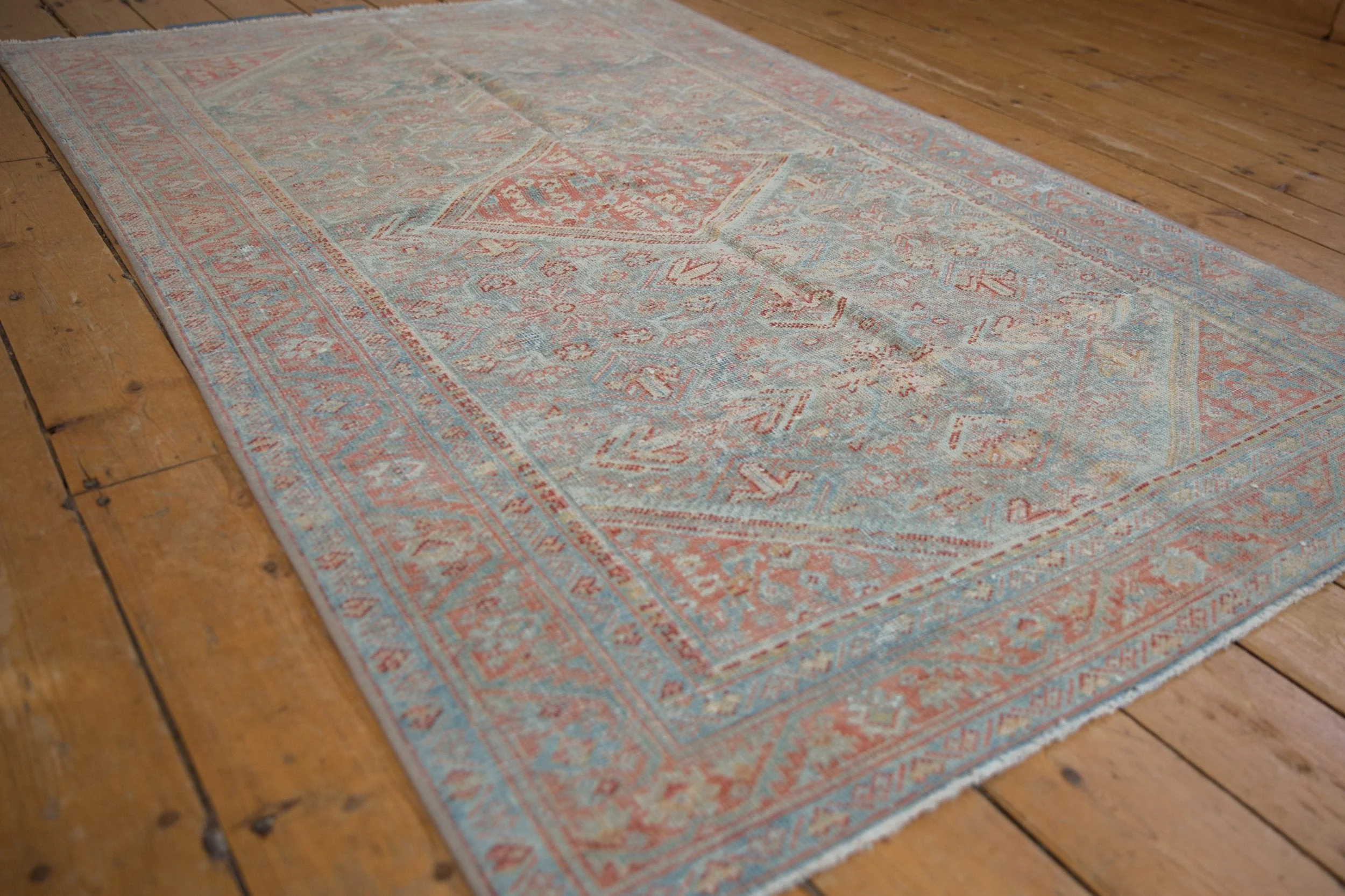 4x6.5 Vintage Distressed Mahal Rug - Image 3