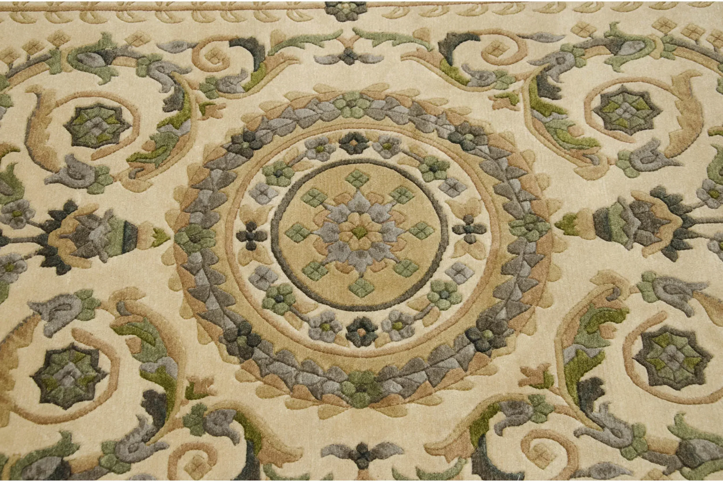 4x6 Vintage Indian Savonnerie Design Rug - Image 6