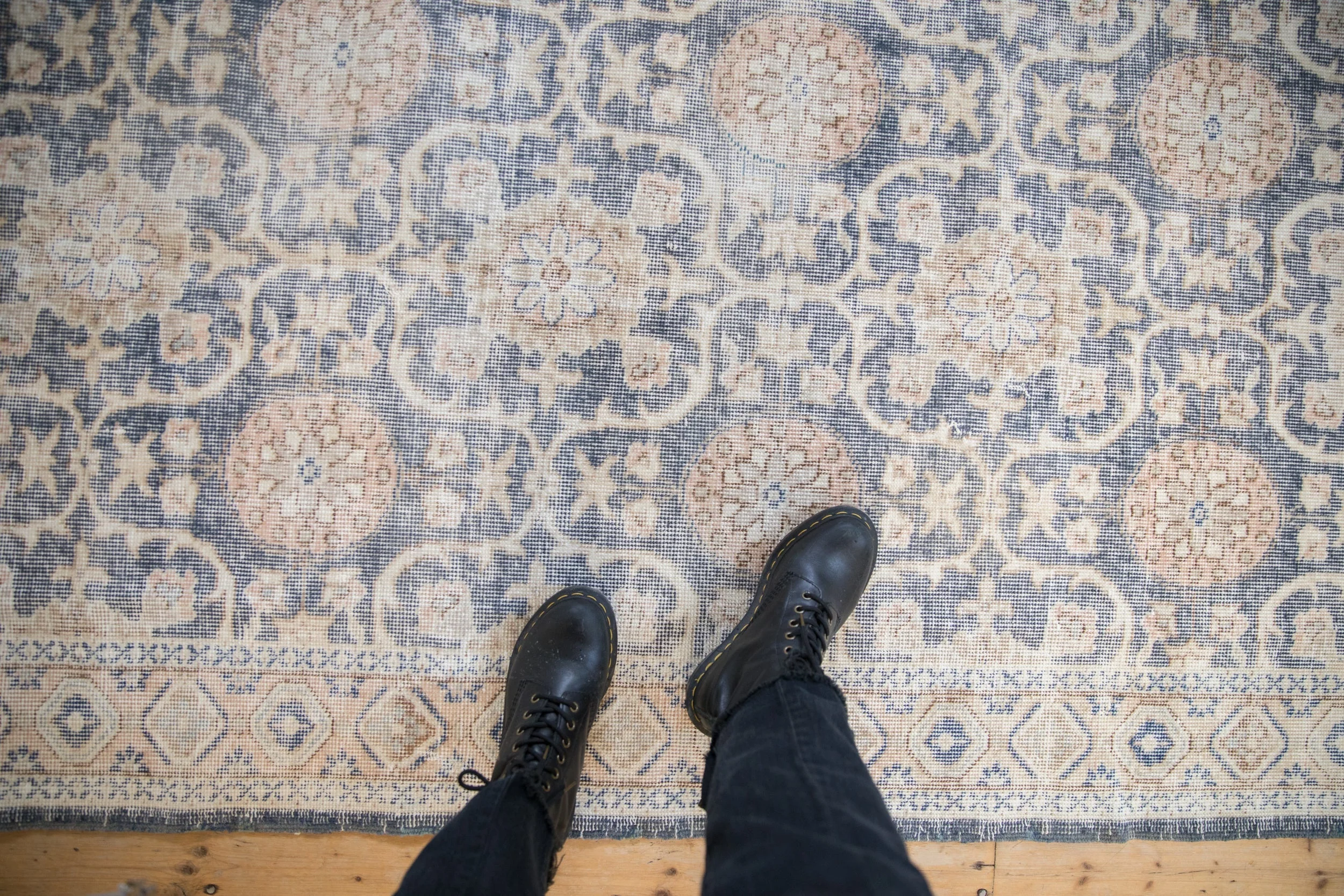 4x7 Vintage Distressed Sparta Rug - Image 2