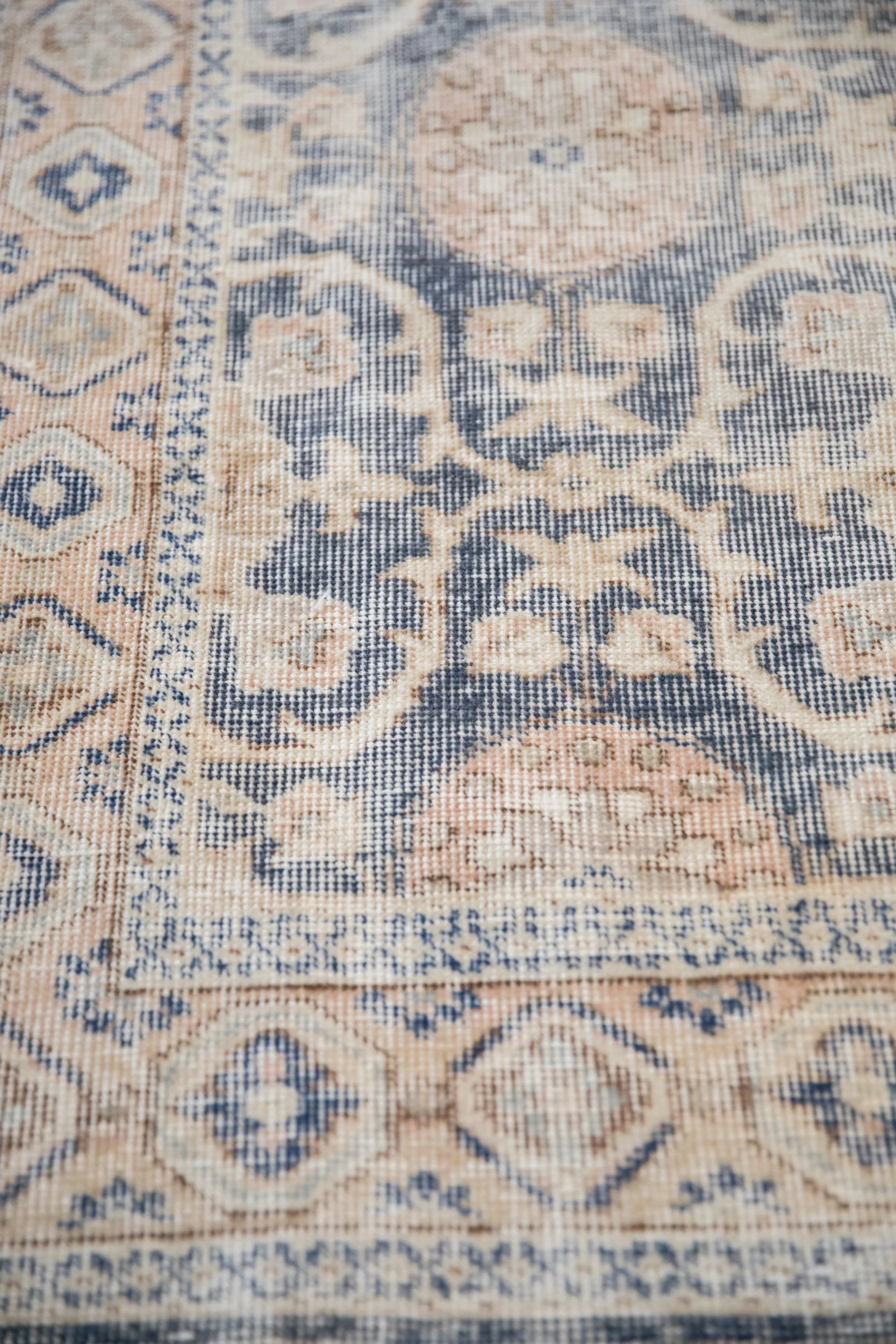 4x7 Vintage Distressed Sparta Rug - Image 7