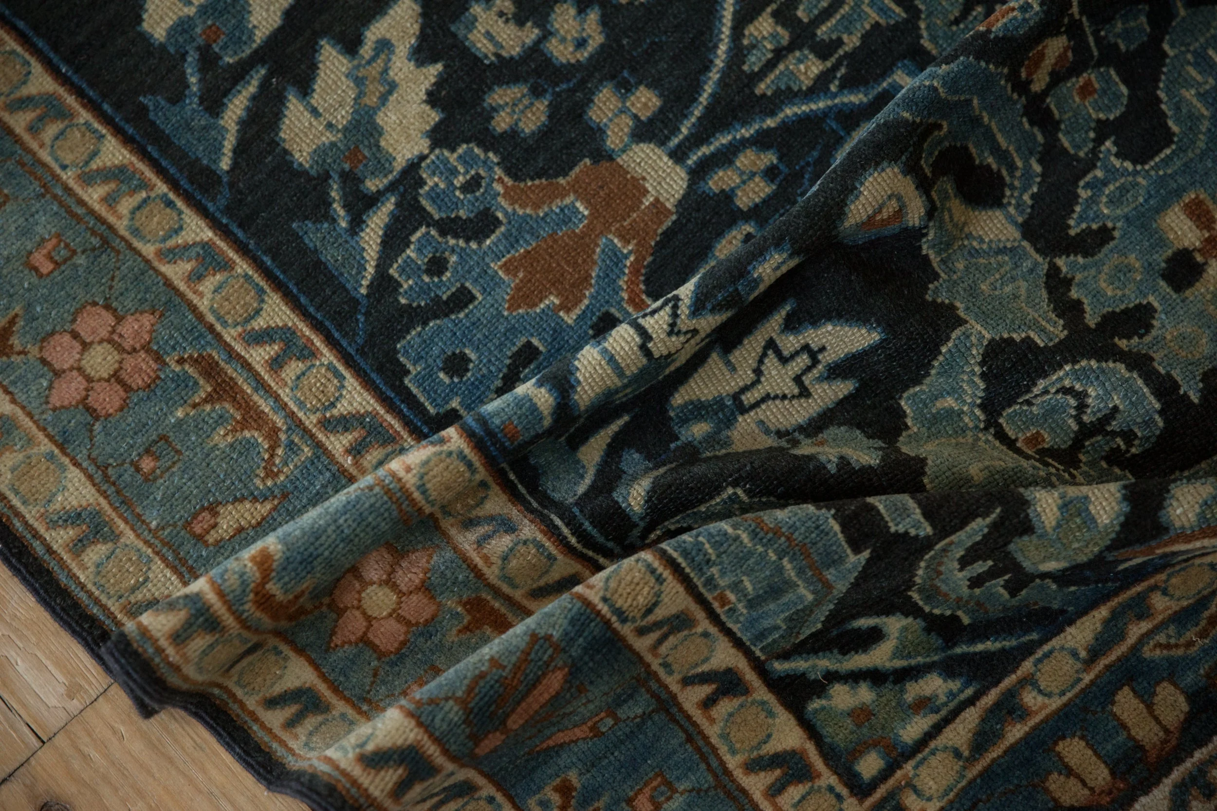 4x7 Vintage Fine Distressed Lilihan Rug - Image 10