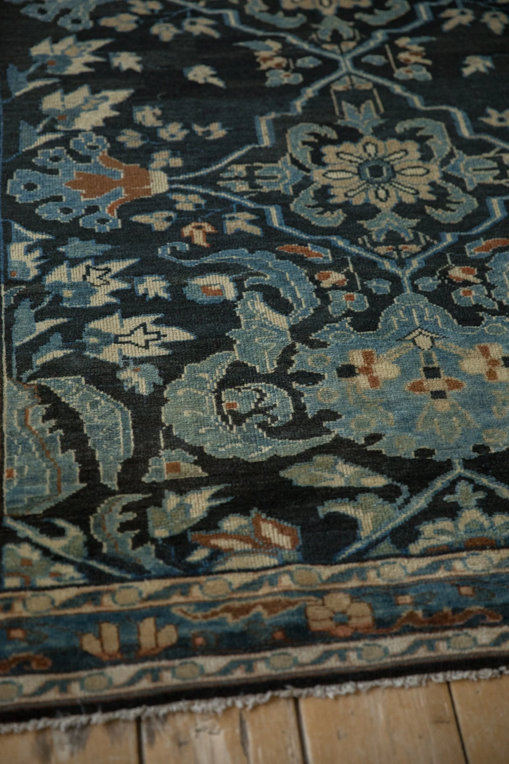 4x7 Vintage Fine Distressed Lilihan Rug - Image 9