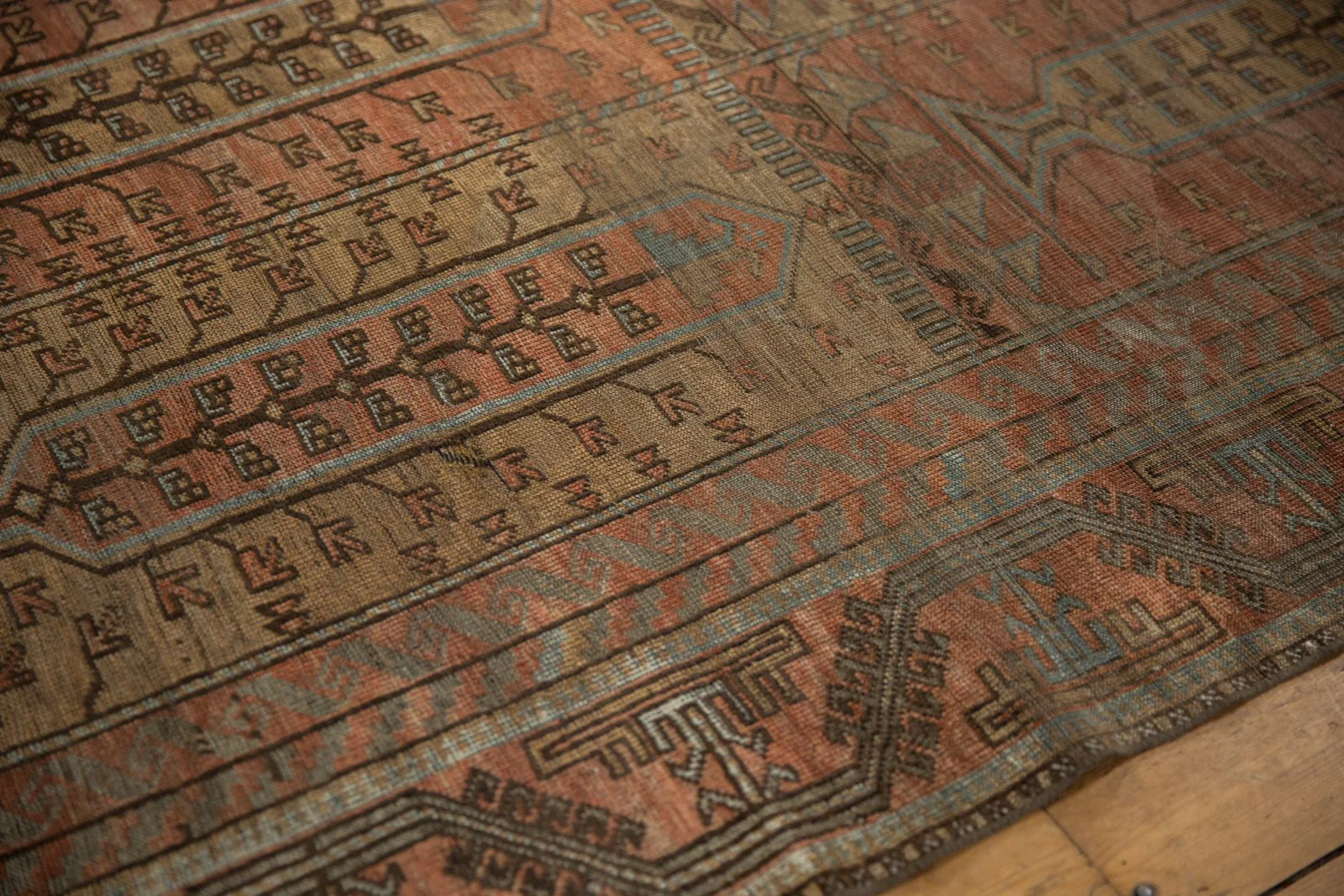 5.5x10 Vintage Distressed Belouch Carpet - Image 4