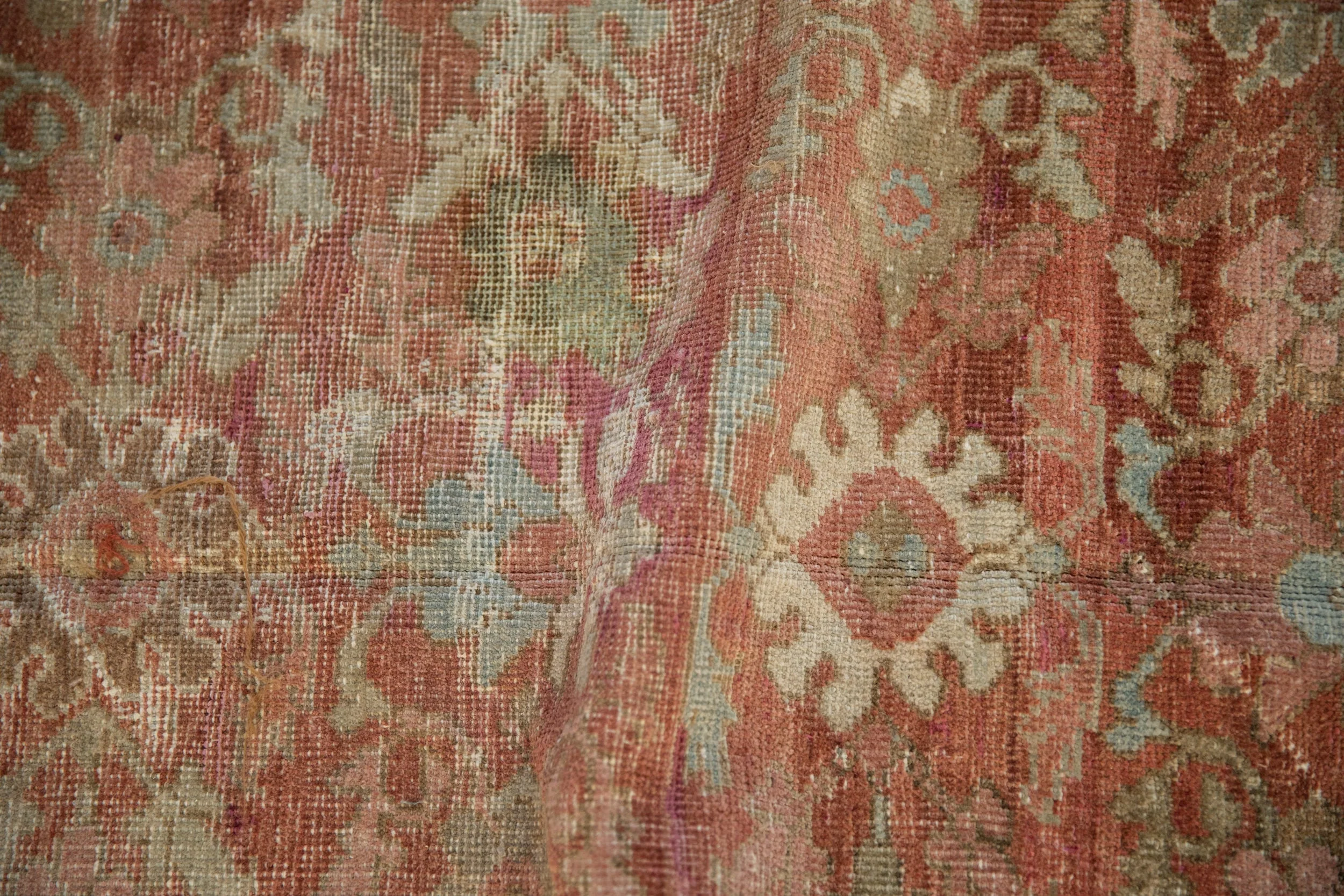 5.5x10 Vintage Distressed Mahal Carpet - Image 10