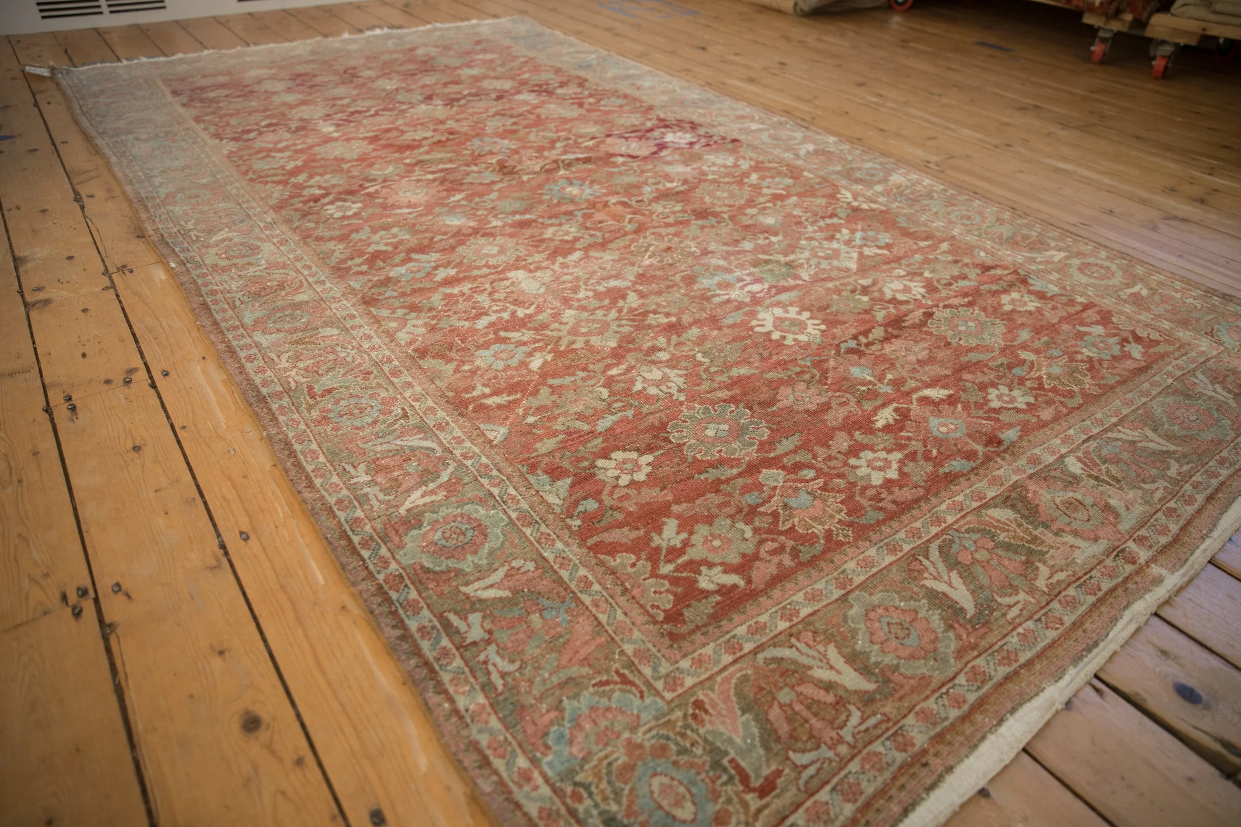 5.5x10 Vintage Distressed Mahal Carpet - Image 4