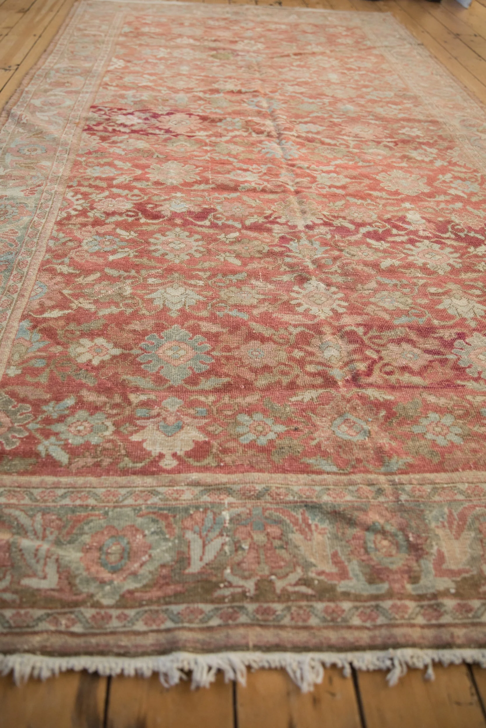 5.5x10 Vintage Distressed Mahal Carpet - Image 8
