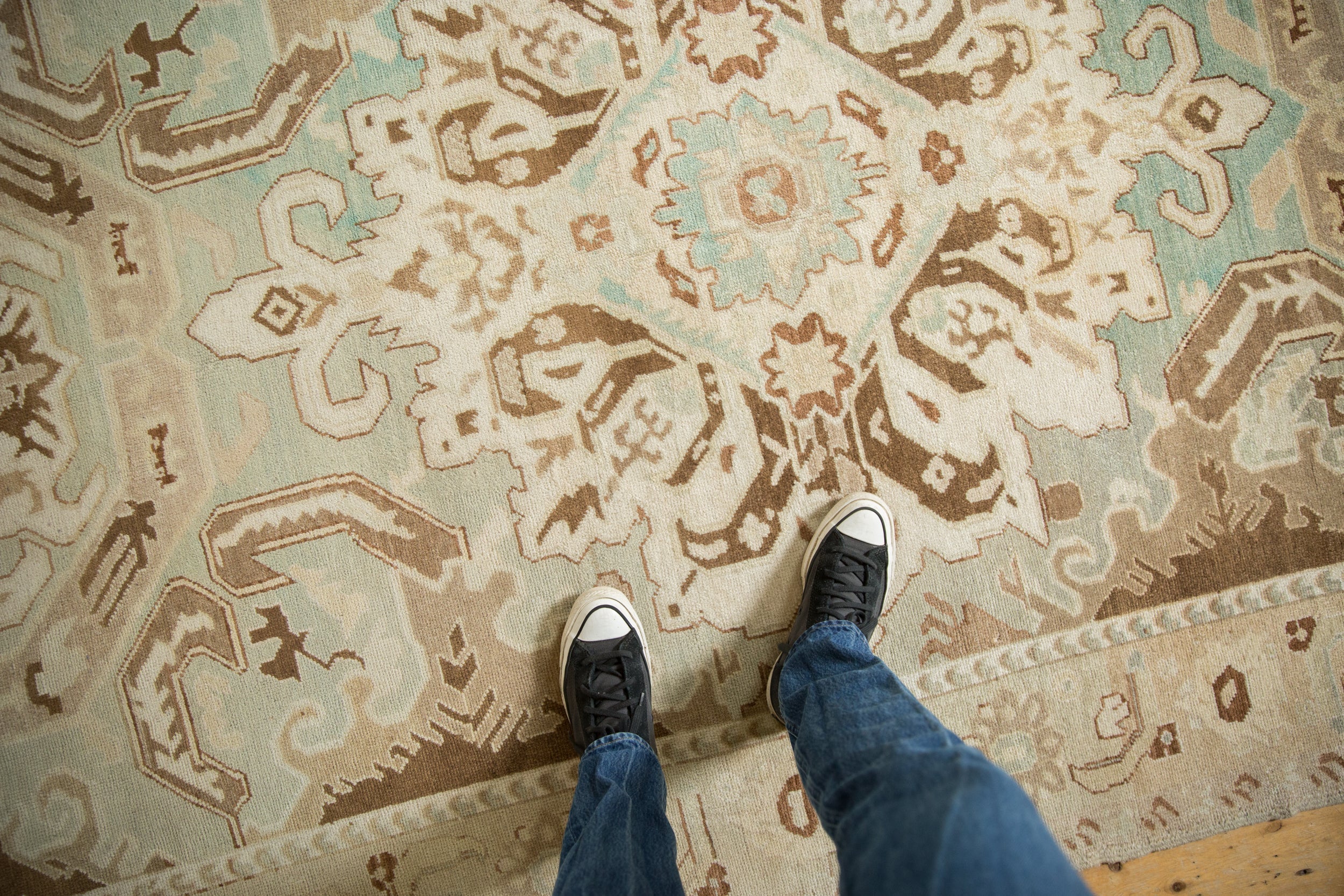 5.5x10 Vintage Distressed Sparta Carpet - Image 2