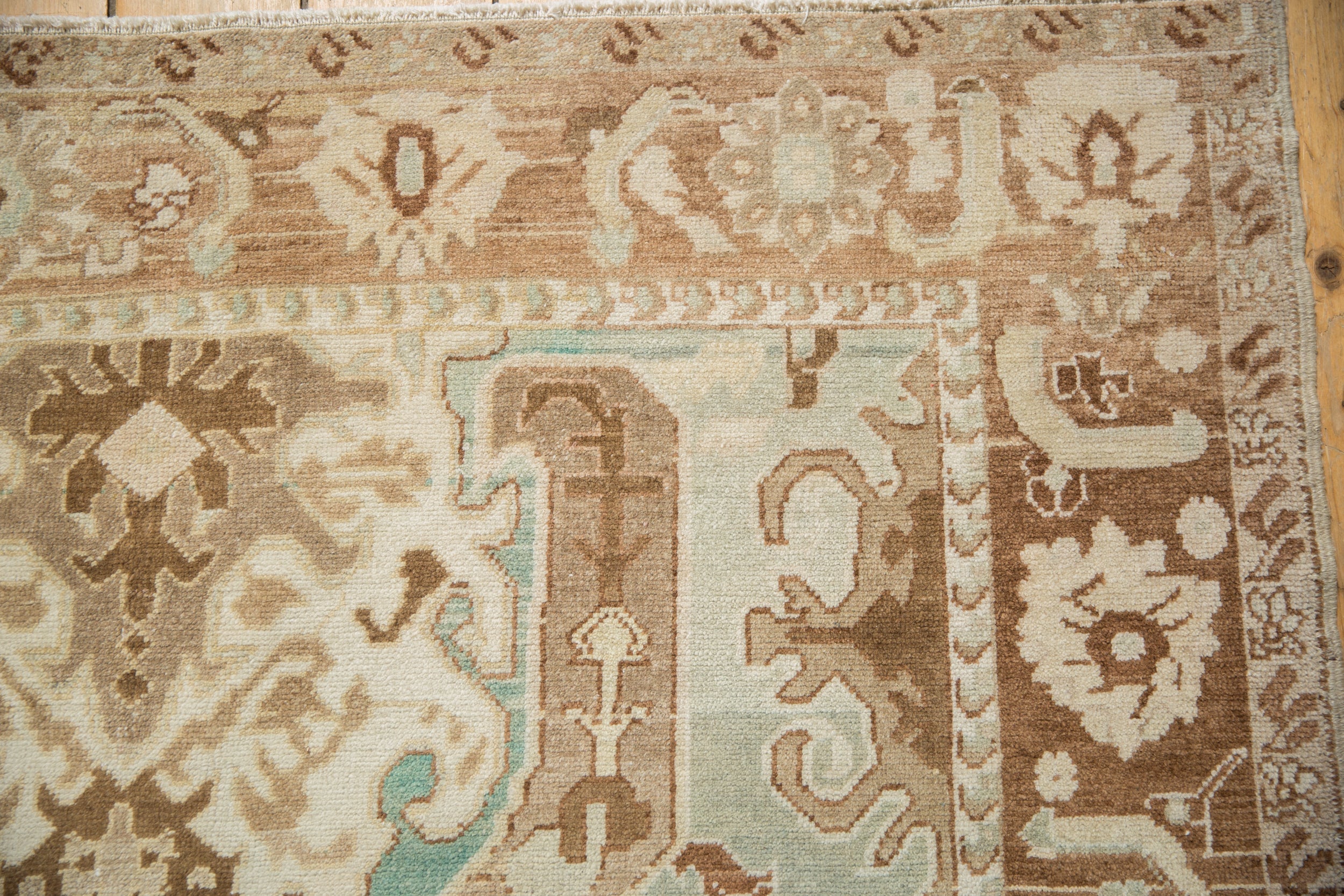 5.5x10 Vintage Distressed Sparta Carpet - Image 3