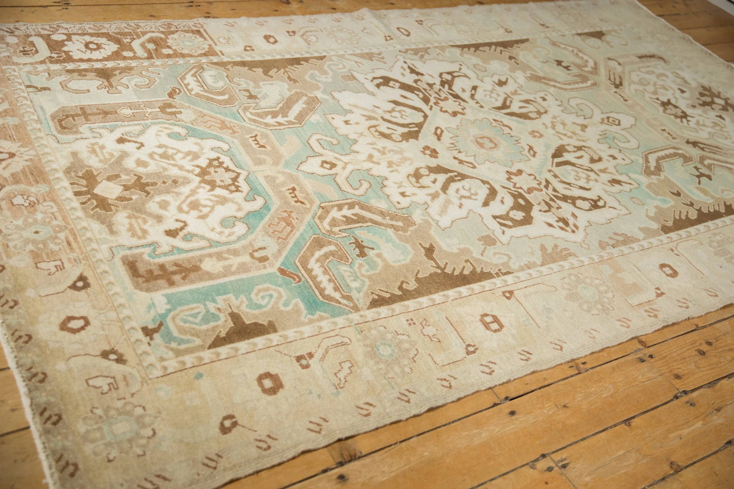 5.5x10 Vintage Distressed Sparta Carpet - Image 6