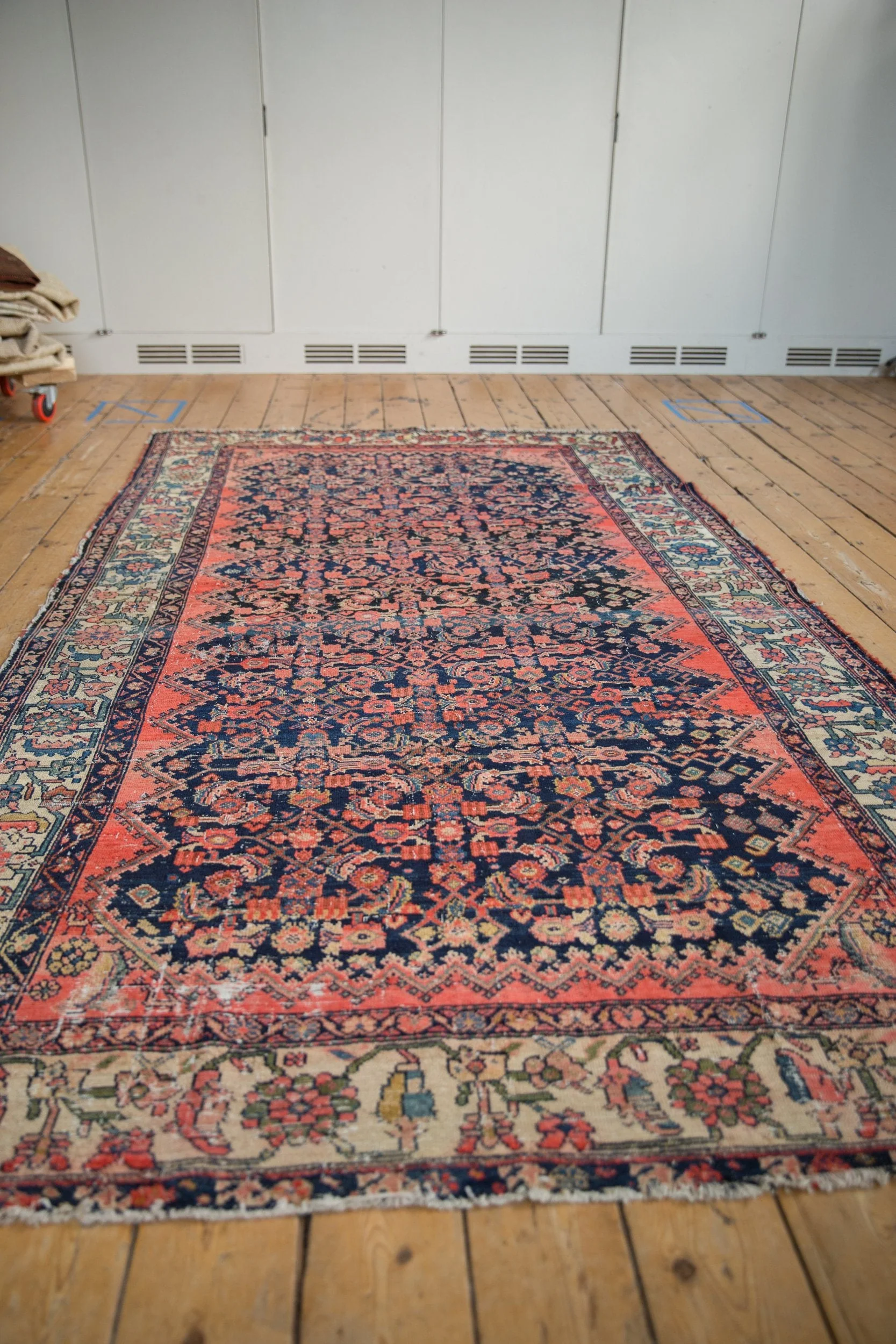 5.5x10 Vintage Malayer Carpet - Image 9