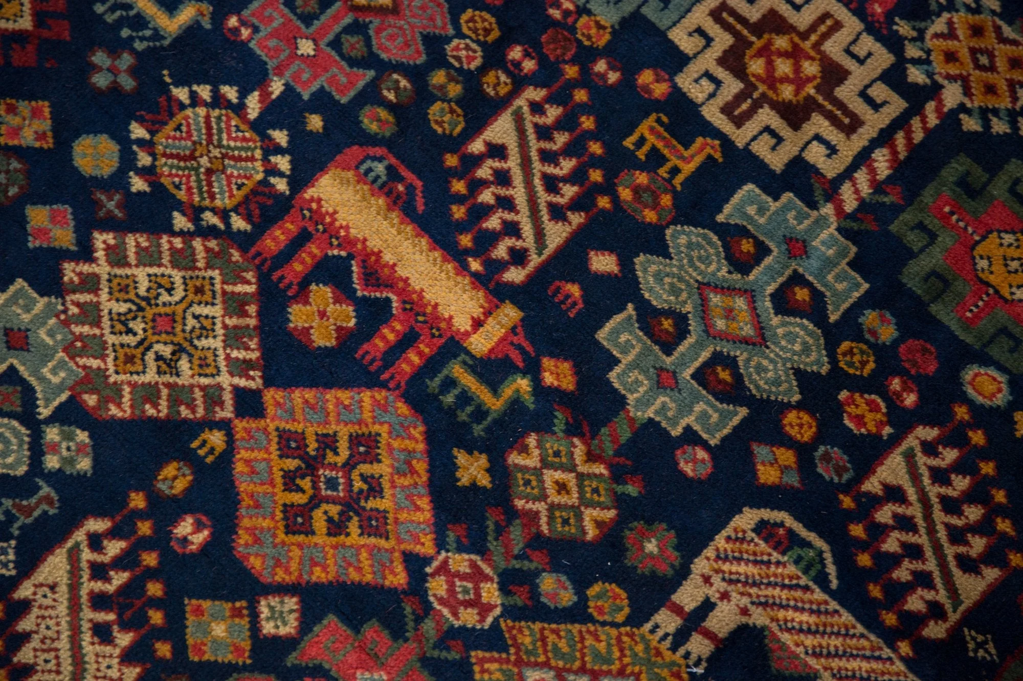 5.5x6.5 Vintage Indian Shiraz Design Carpet - Image 4