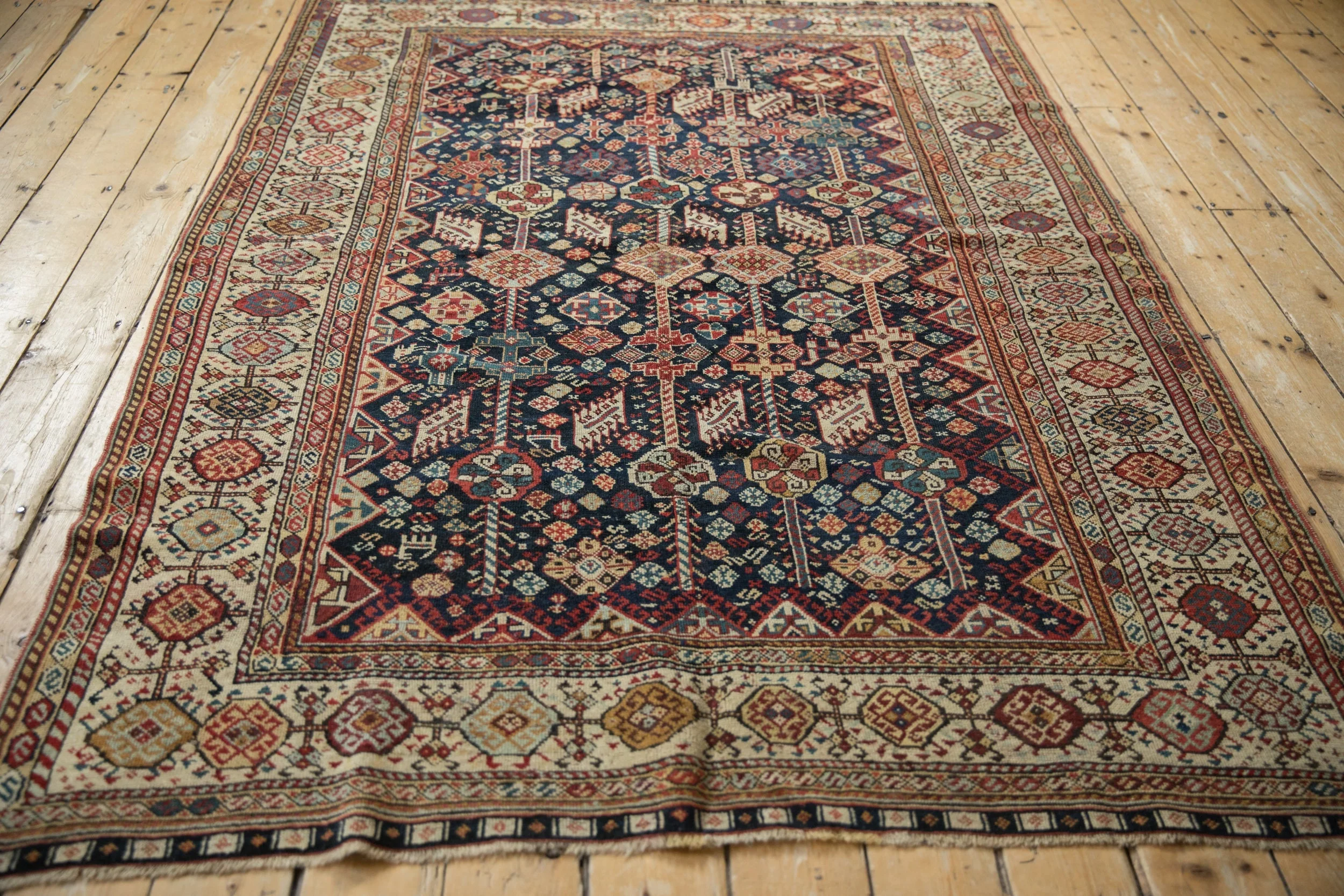 5.5x7.5 Antique Fine Qashqai Carpet - Image 7