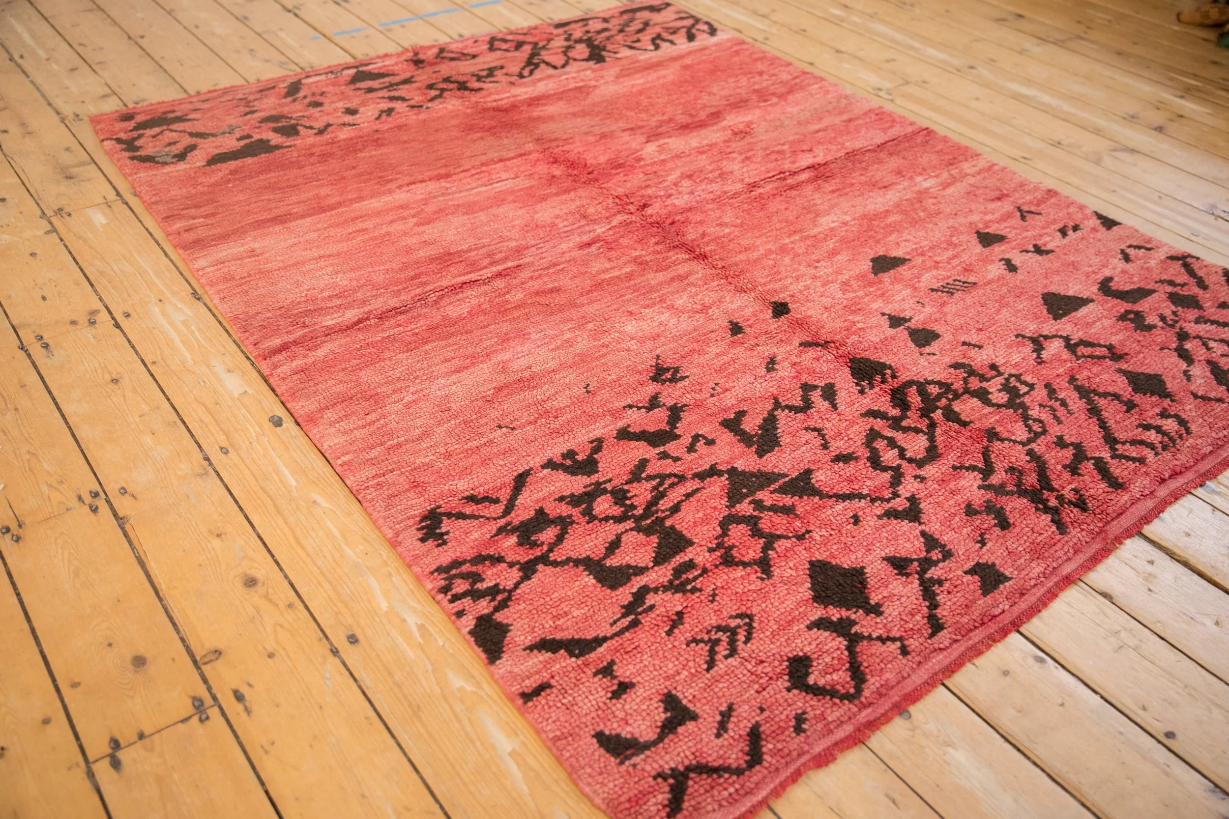 5.5x7 Vintage Moroccan Carpet - Image 4