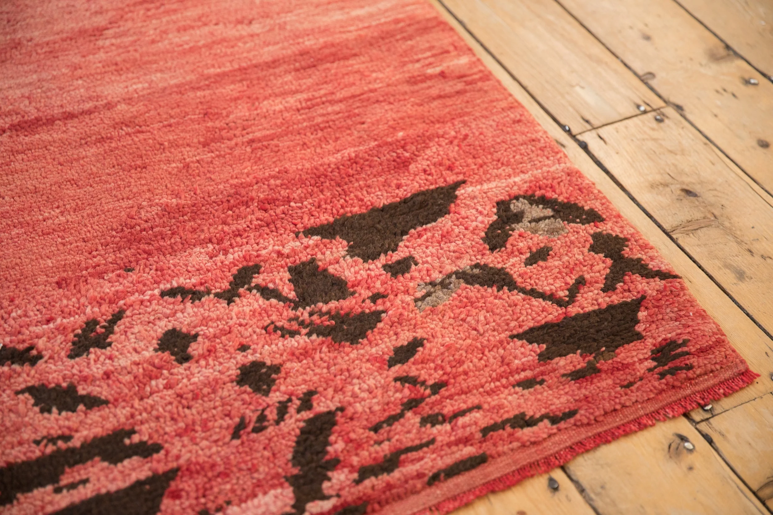 5.5x7 Vintage Moroccan Carpet - Image 8