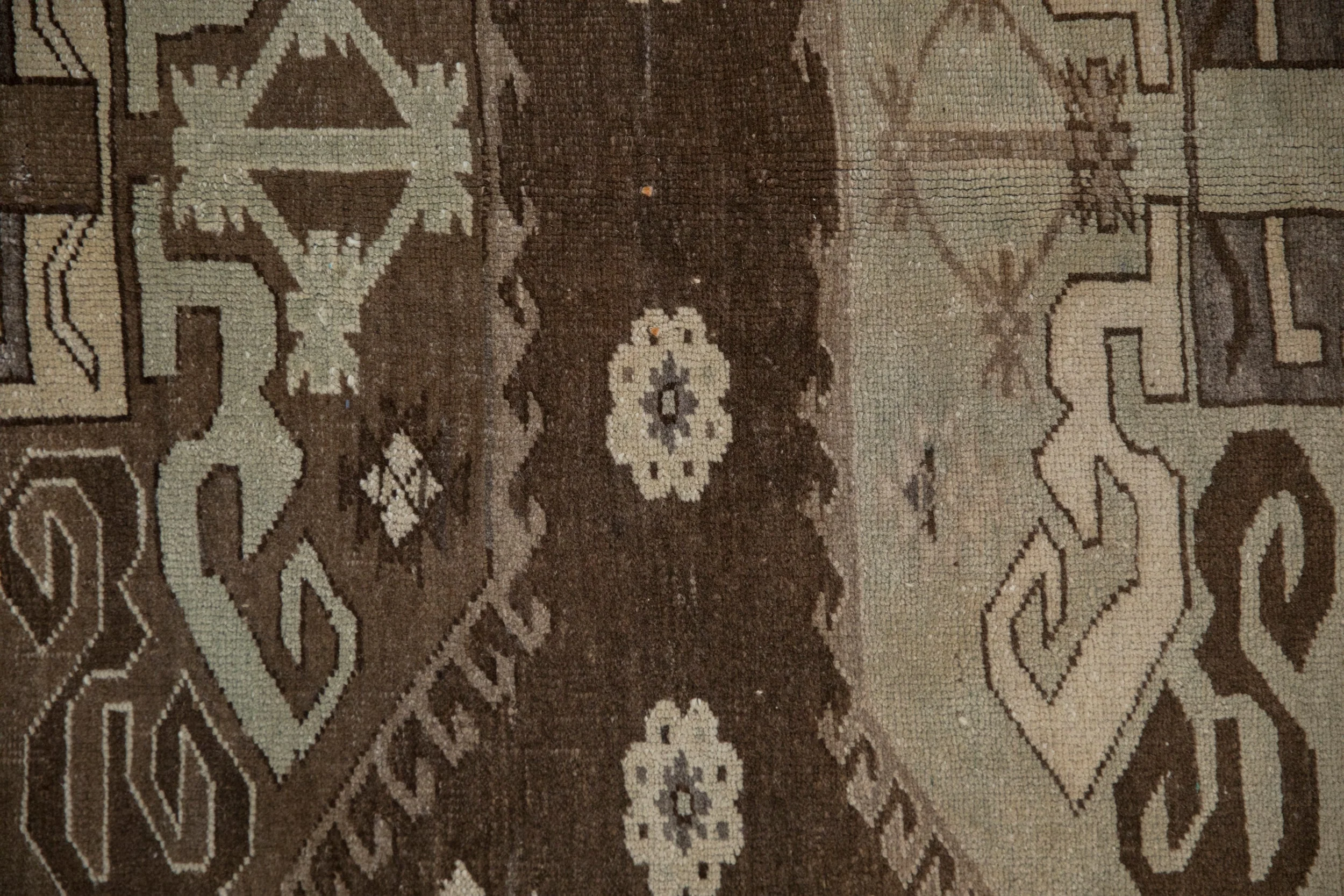 5.5x8.5 Vintage Distressed Kars Carpet - Image 3