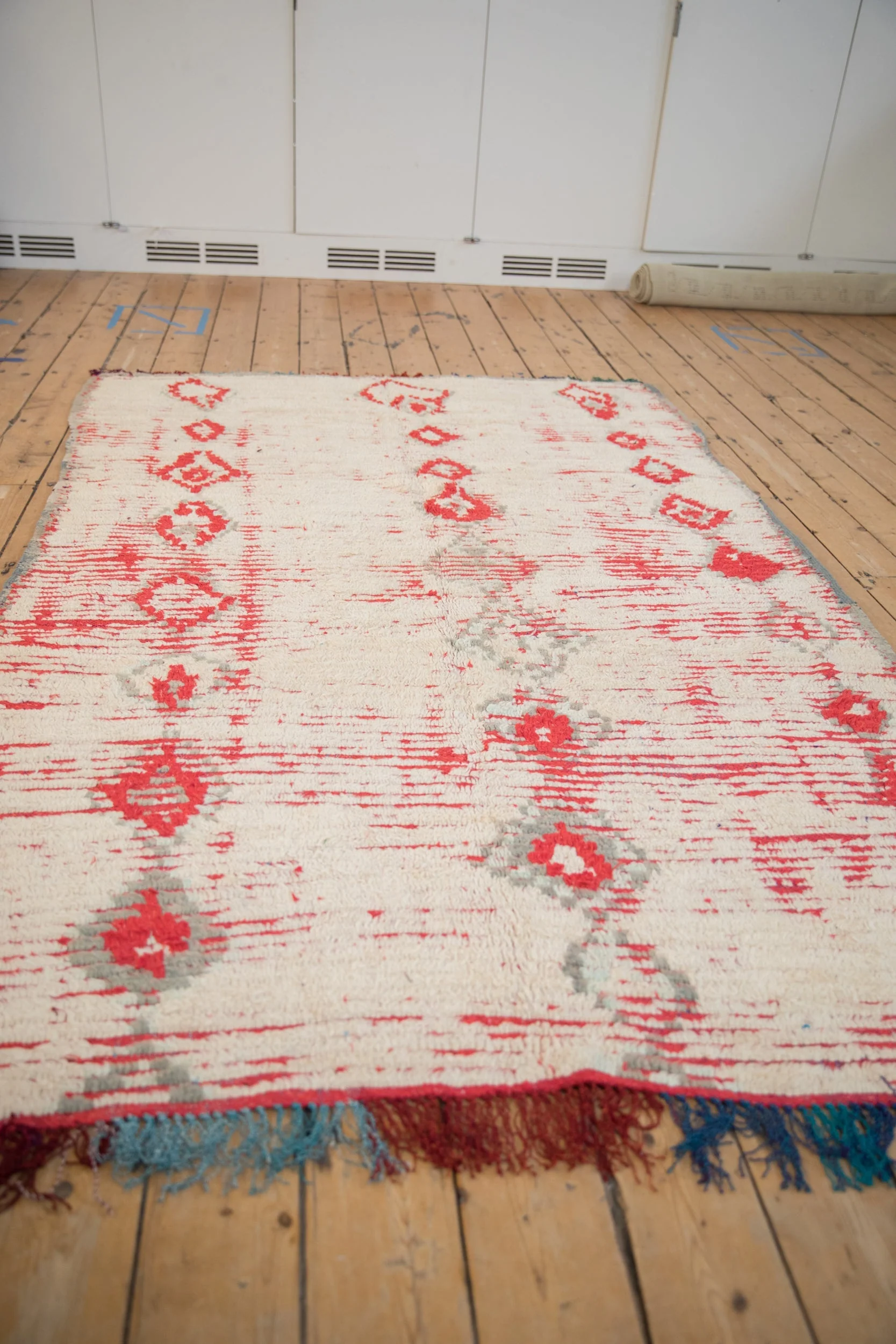 5.5x8.5 Vintage Moroccan Carpet - Image 8