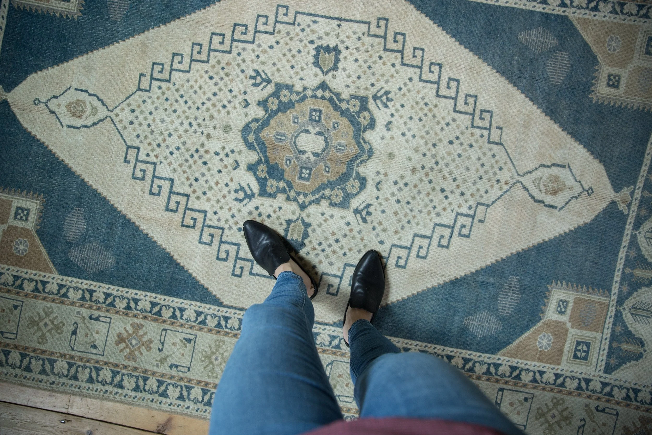 5.5x9.5 Vintage Distressed Oushak Carpet - Image 2