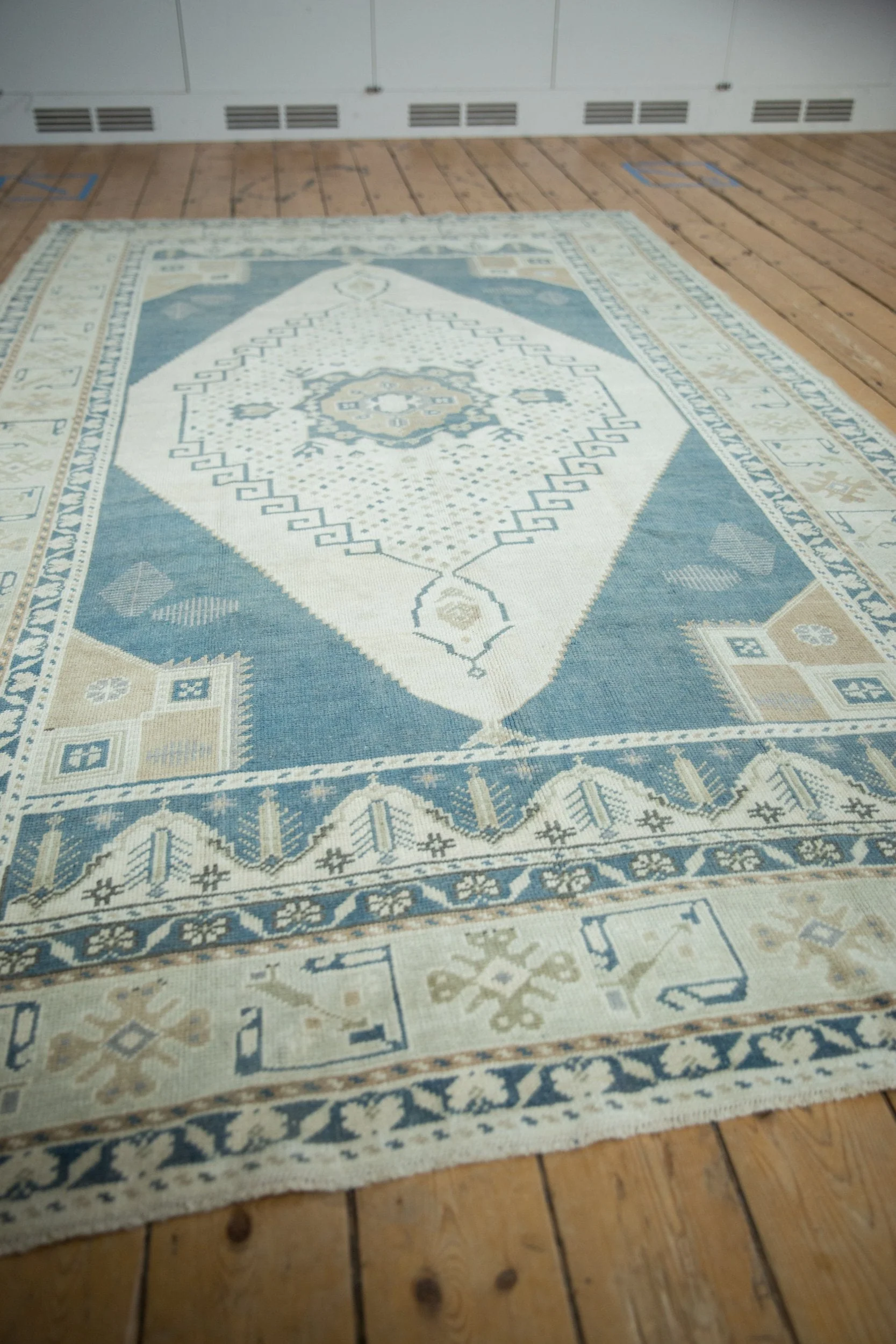 5.5x9.5 Vintage Distressed Oushak Carpet - Image 6