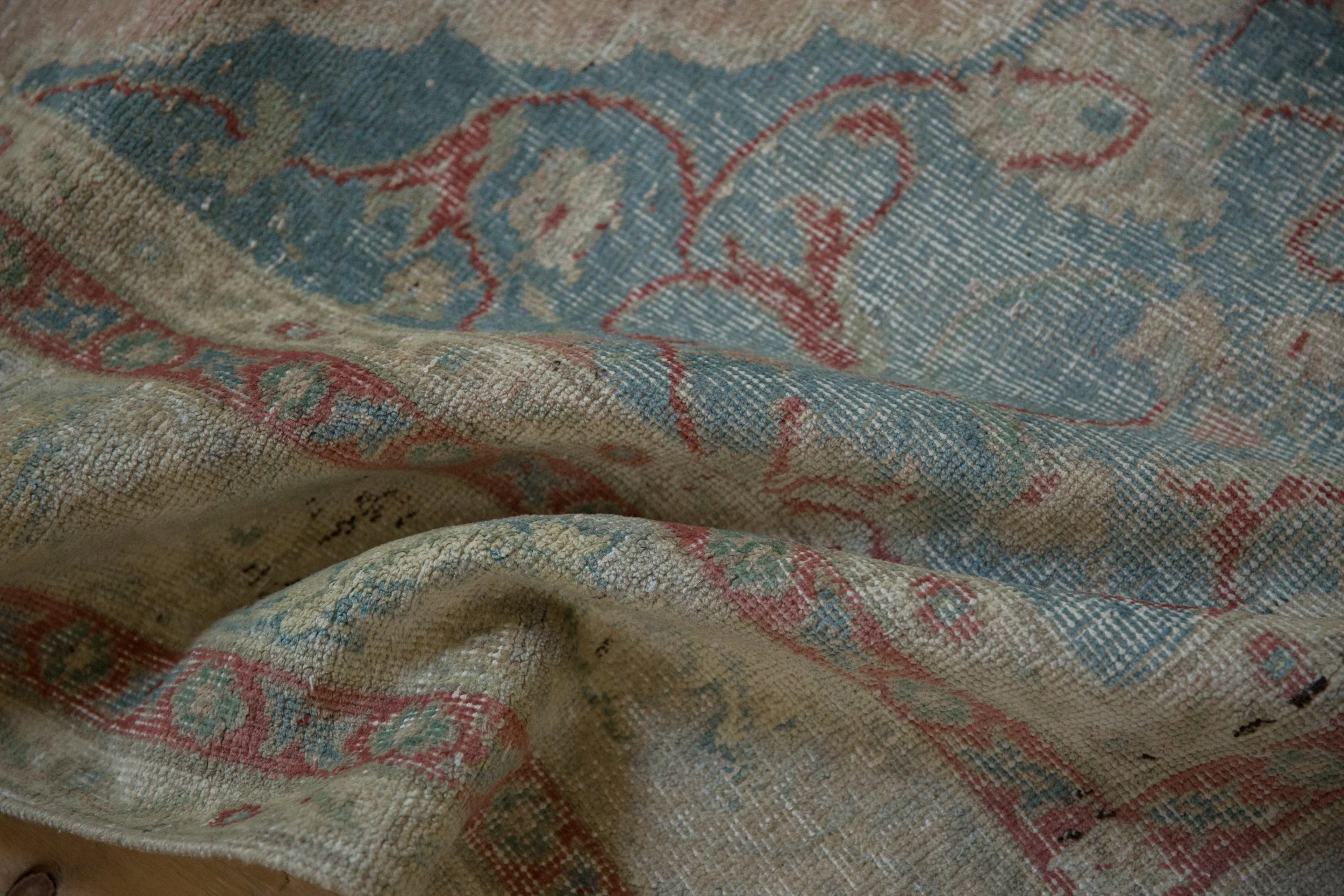 5.5x9.5 Vintage Distressed Sivas Carpet - Image 10