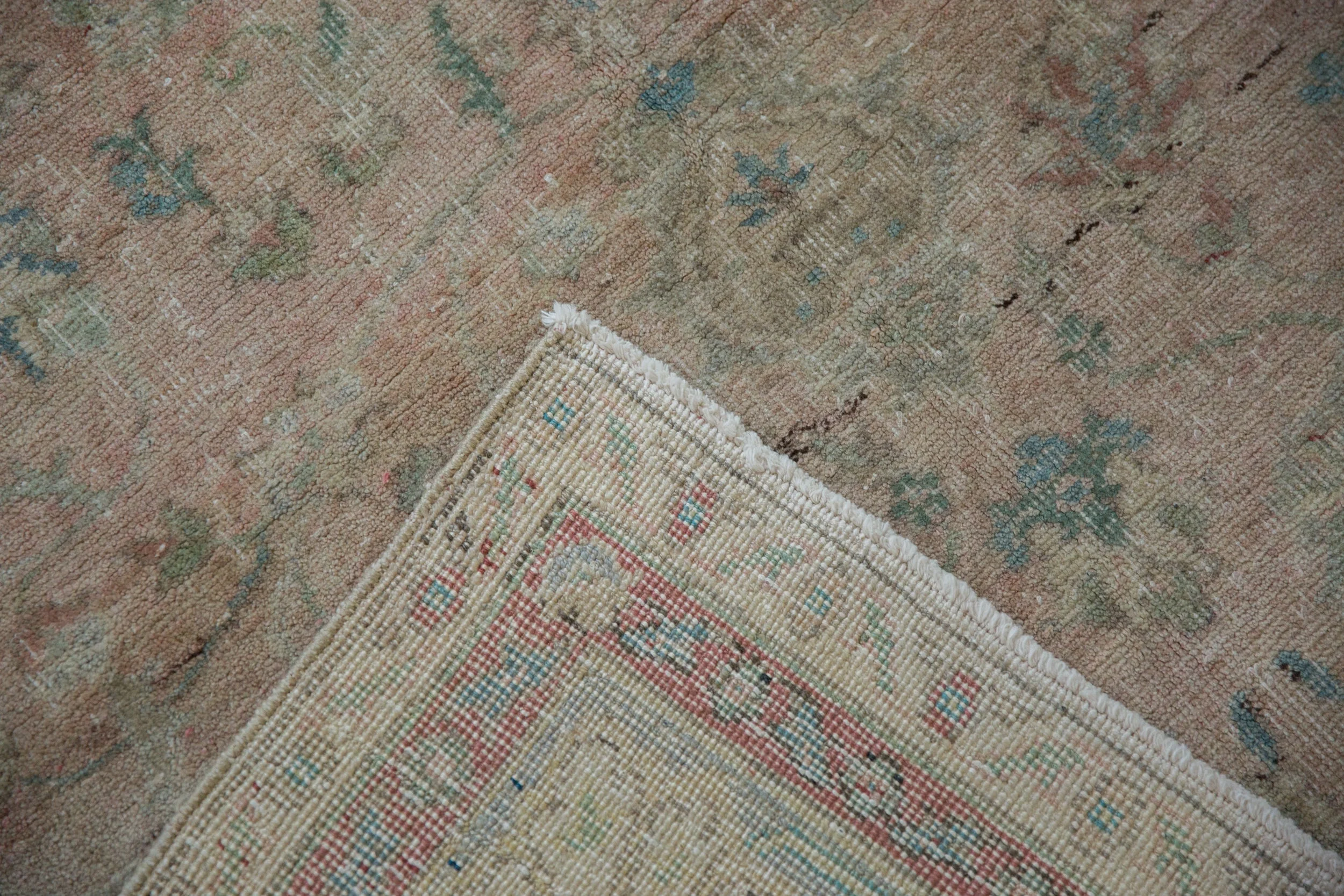 5.5x9.5 Vintage Distressed Sivas Carpet - Image 12