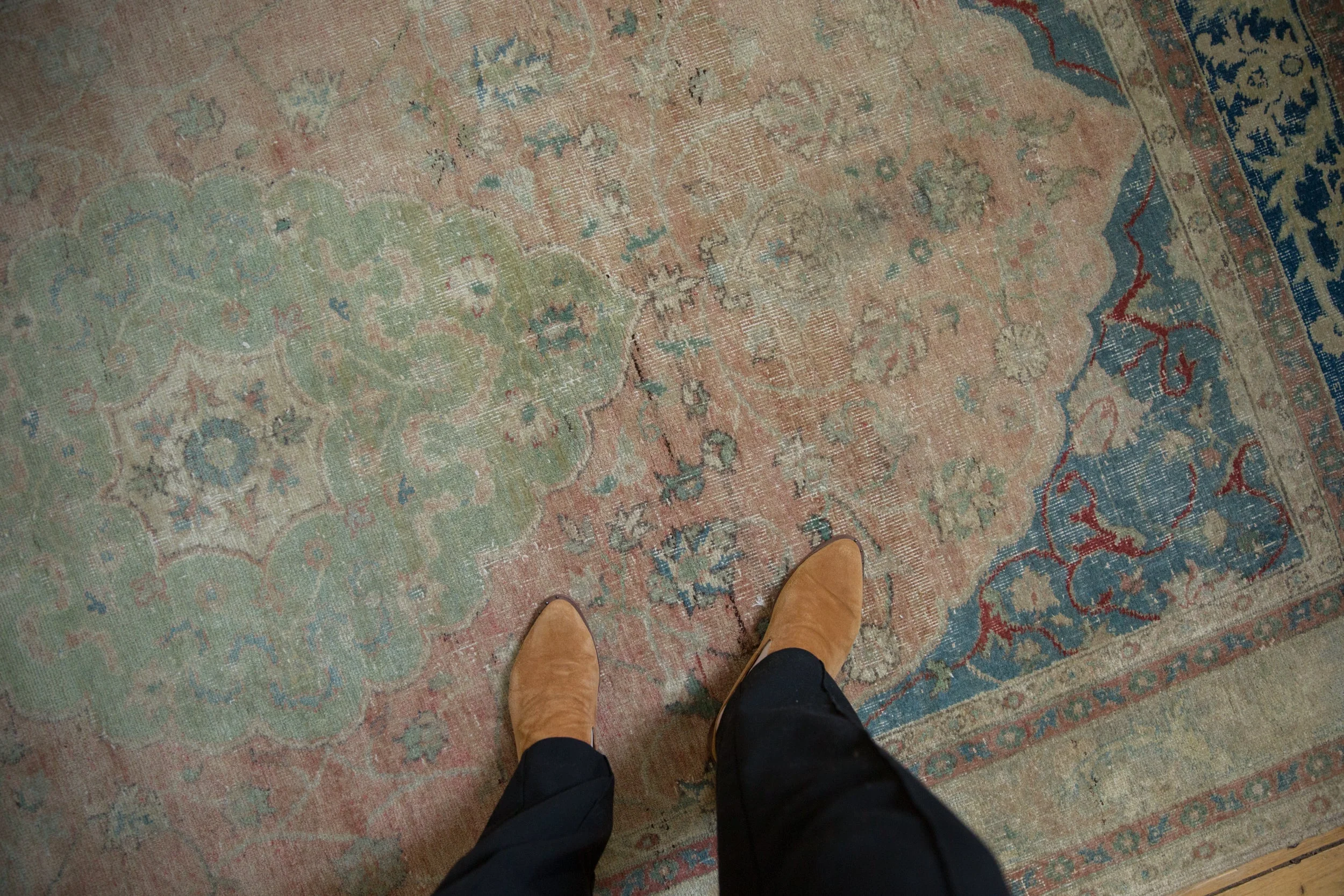 5.5x9.5 Vintage Distressed Sivas Carpet - Image 2