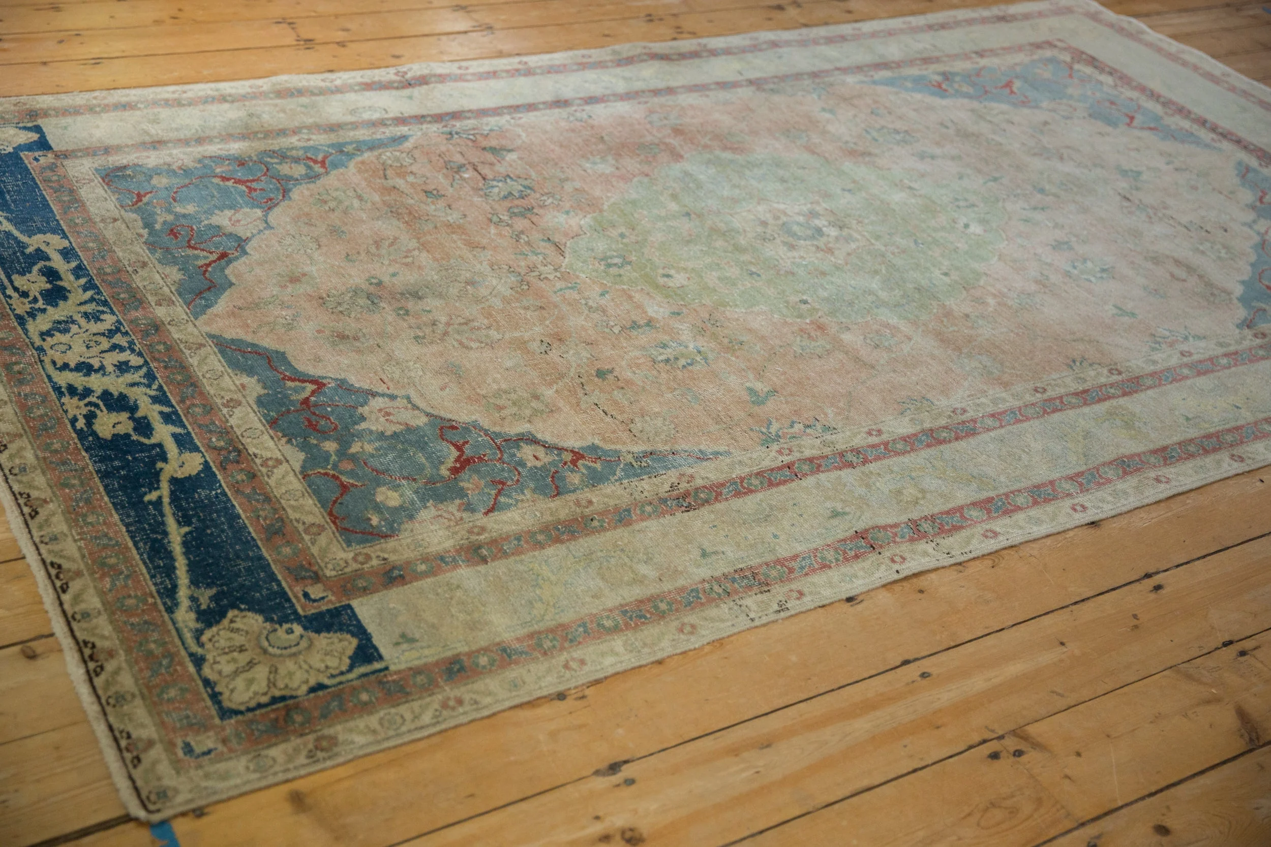 5.5x9.5 Vintage Distressed Sivas Carpet - Image 7