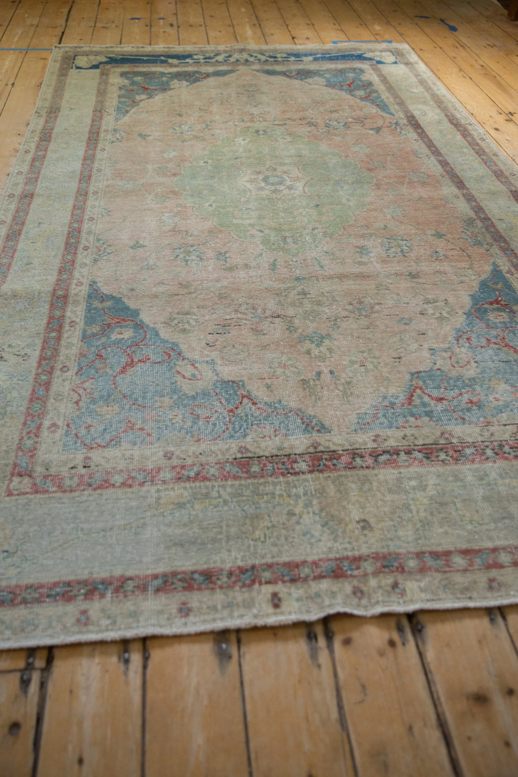 5.5x9.5 Vintage Distressed Sivas Carpet - Image 8