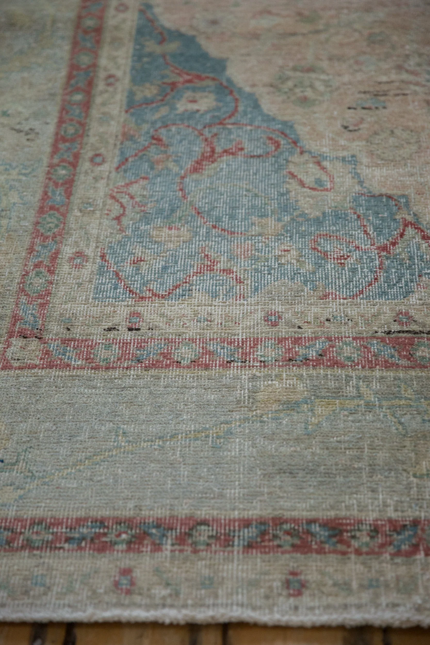 5.5x9.5 Vintage Distressed Sivas Carpet - Image 9