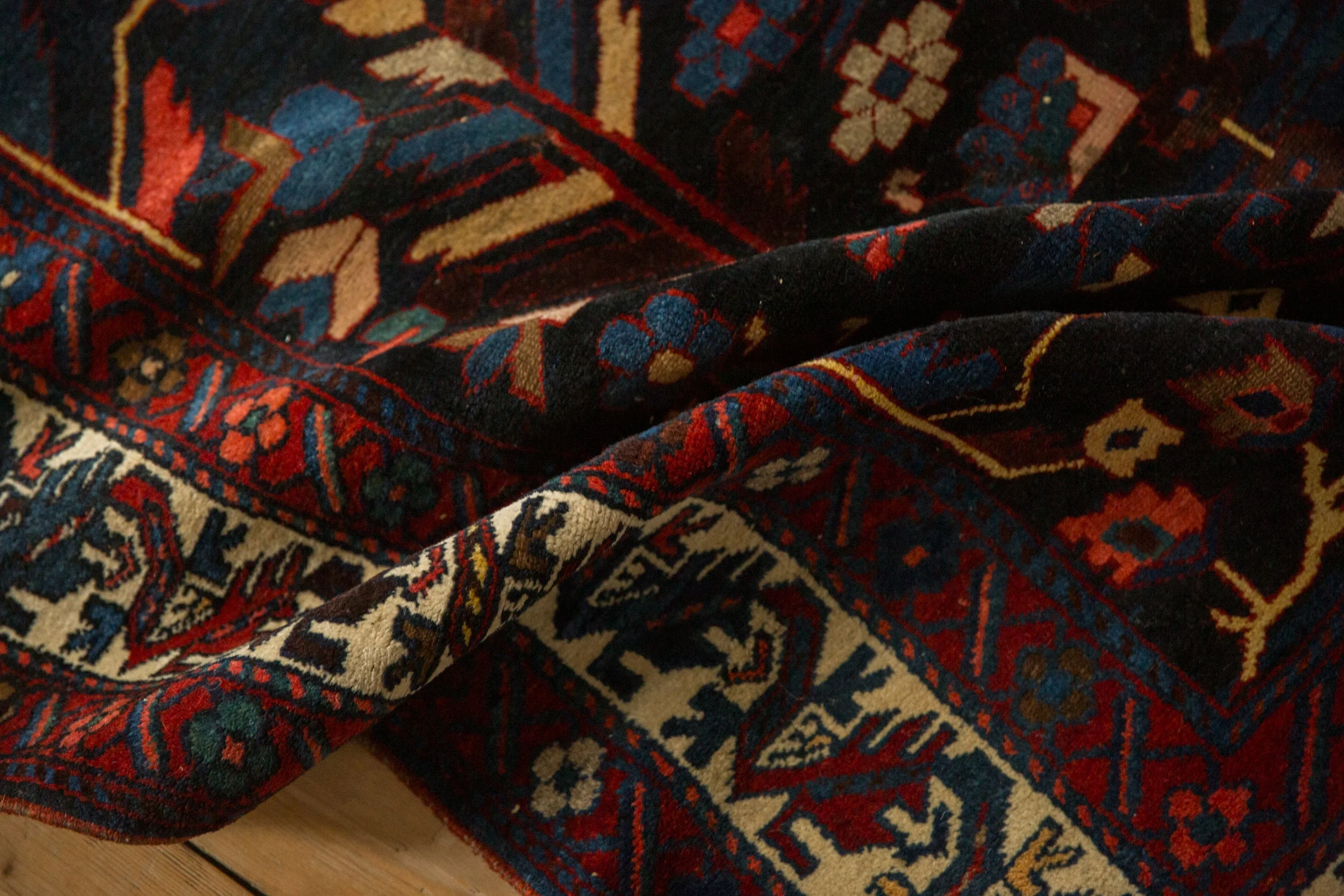 5.5x9 Vintage Bakhtiari Carpet - Image 12