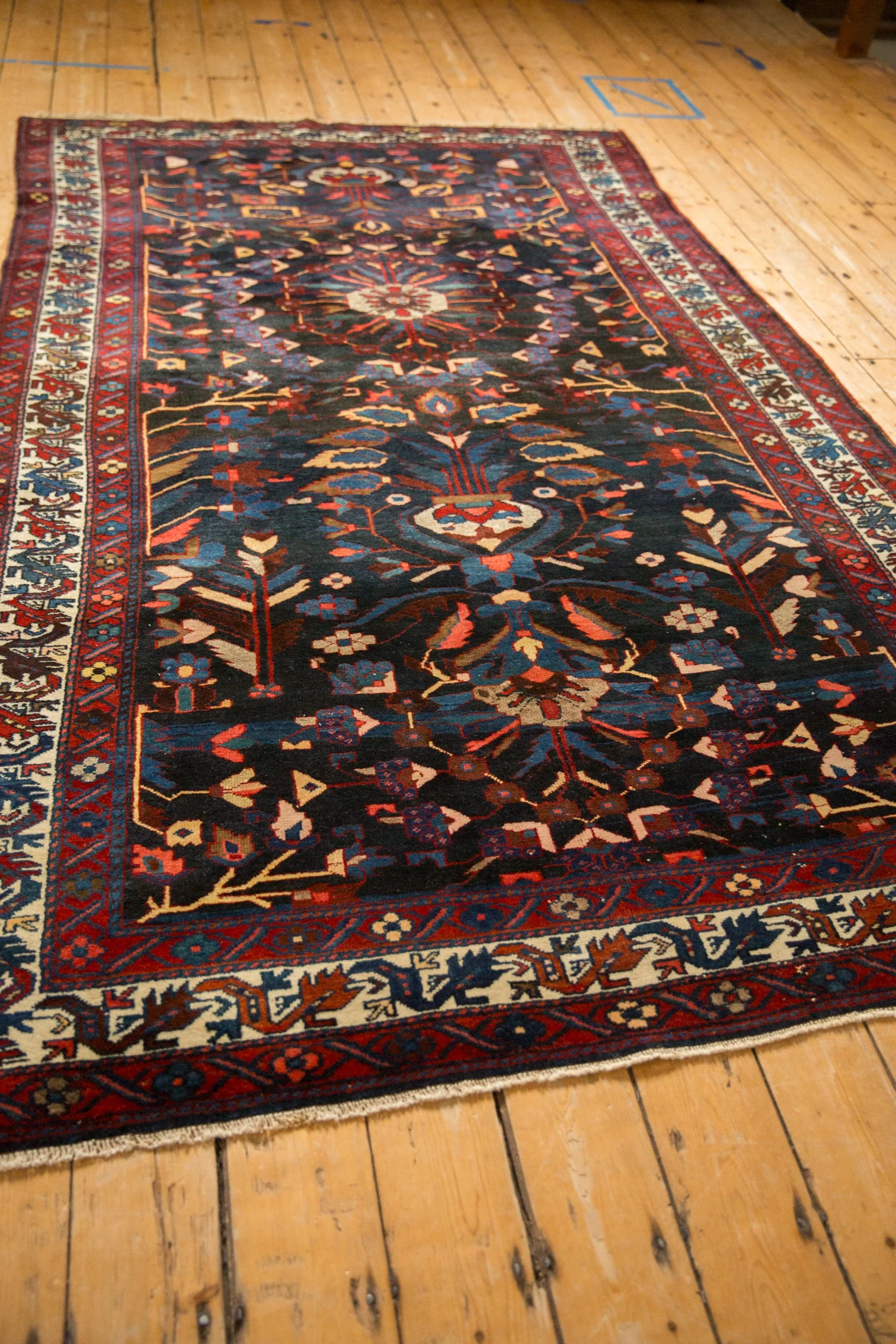 5.5x9 Vintage Bakhtiari Carpet - Image 9