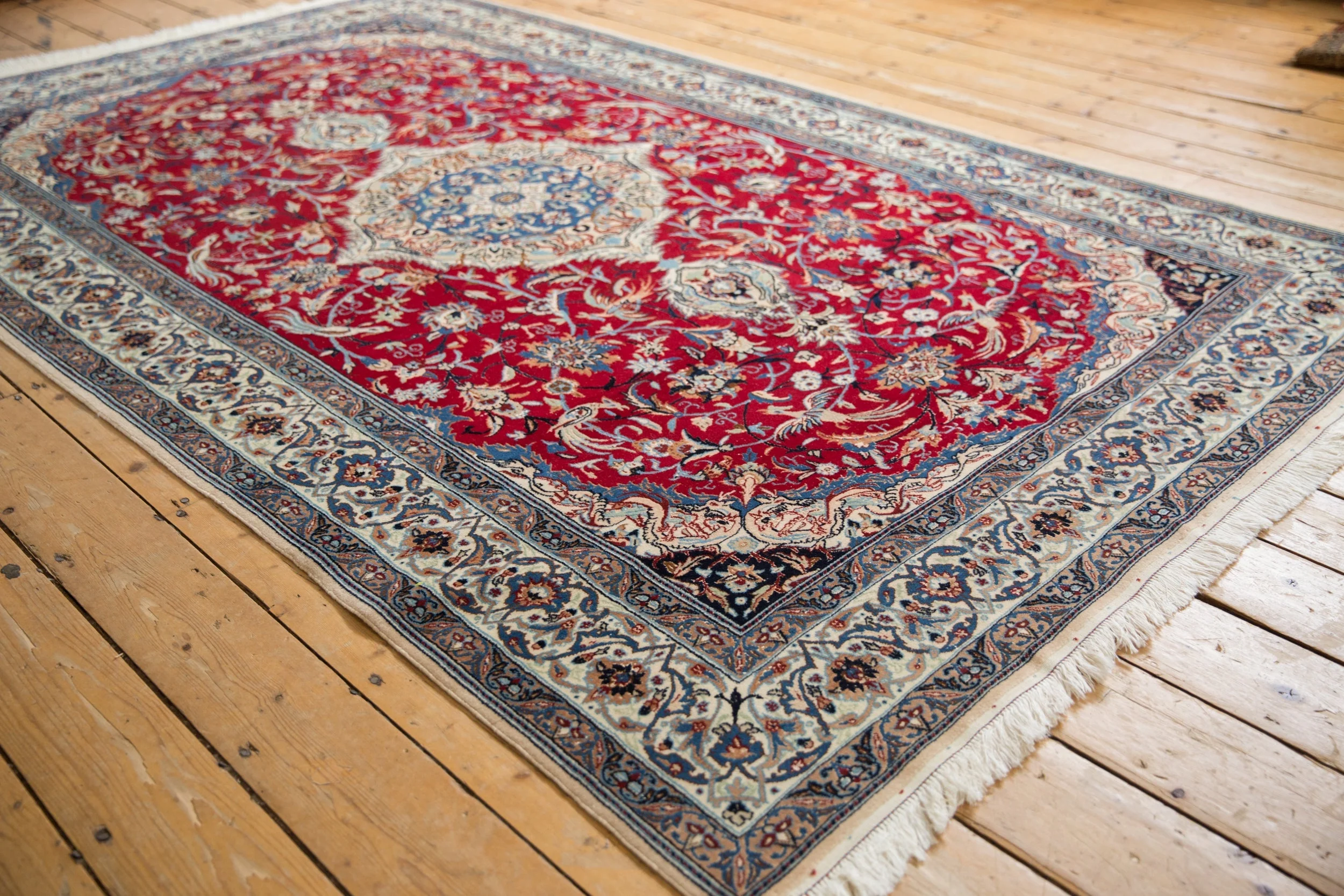 5.5x9 Vintage Nain Carpet - Image 4