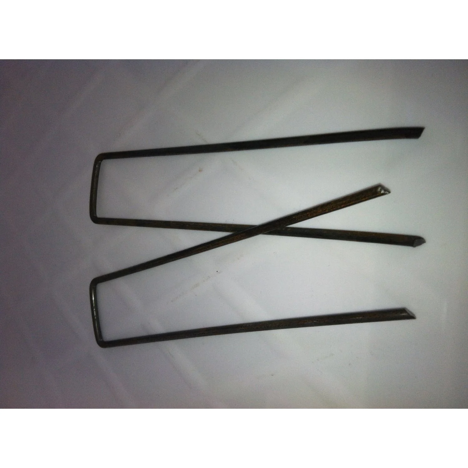500 Pack of Anchor Staples Fabric Pins for Landscape Fabric - Image 2