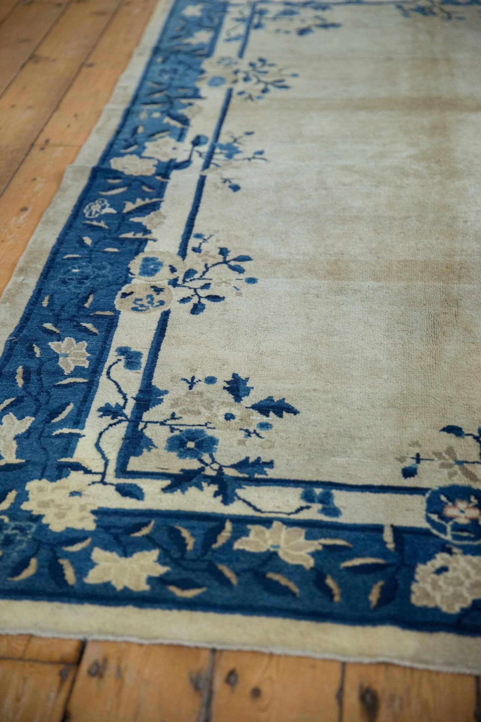 5x7.5 Vintage Peking Rug - Image 4