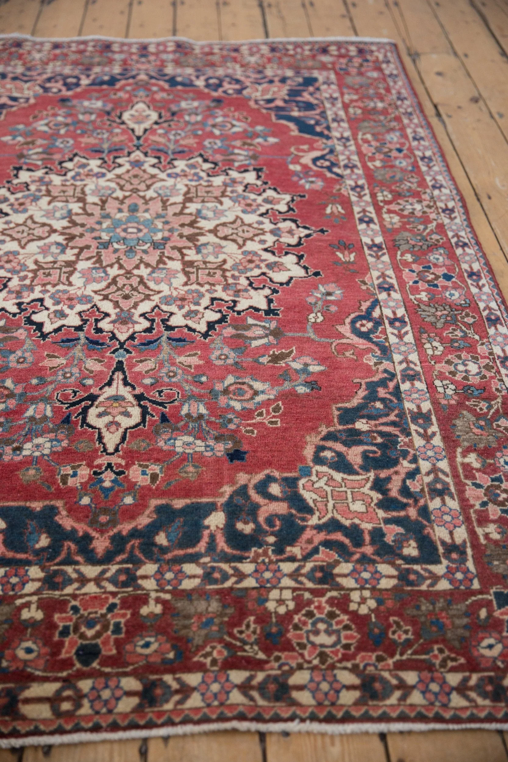 5x7 Vintage Baktiari Rug - Image 4