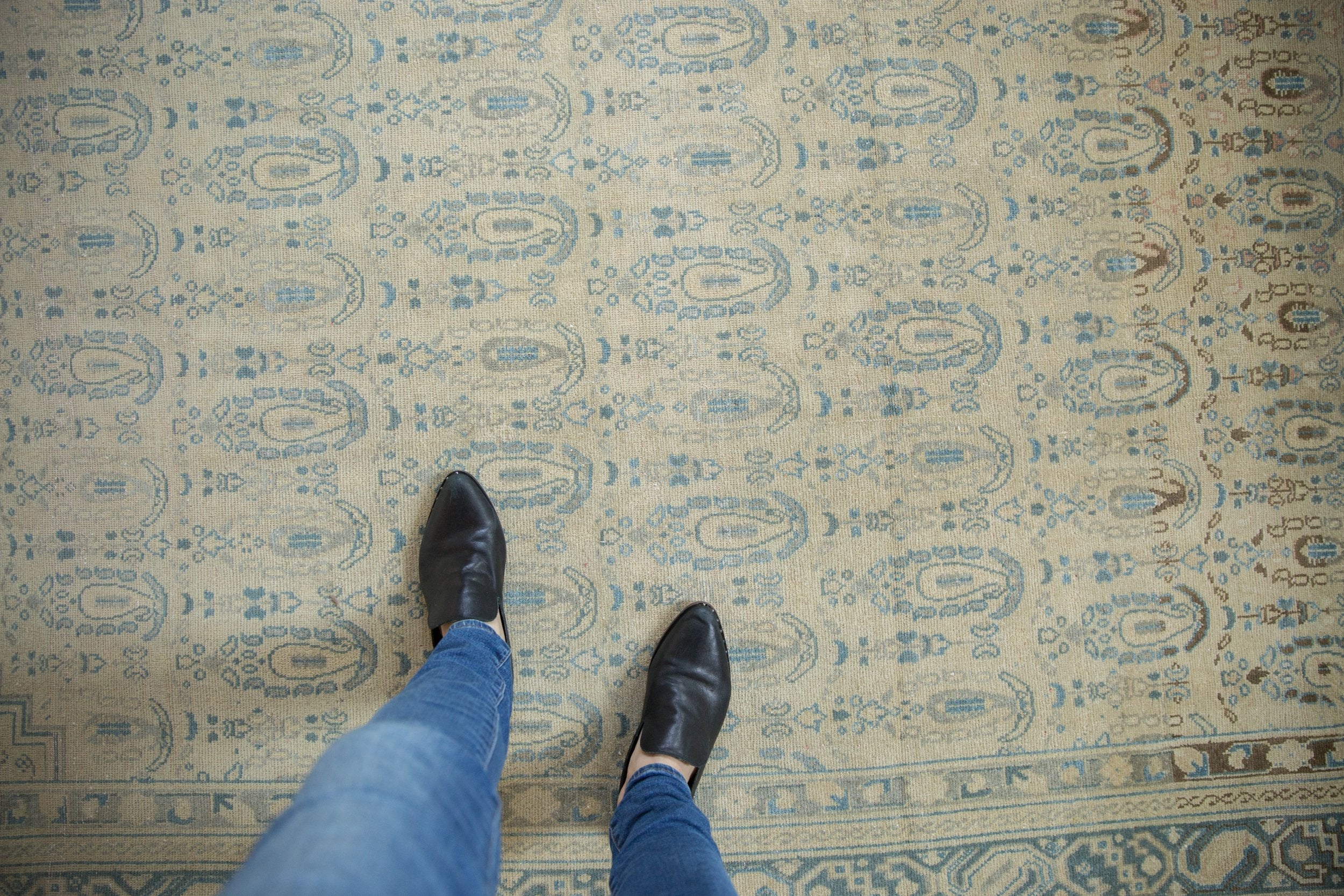 5x8.5 Vintage Distressed Sivas Carpet - Image 2