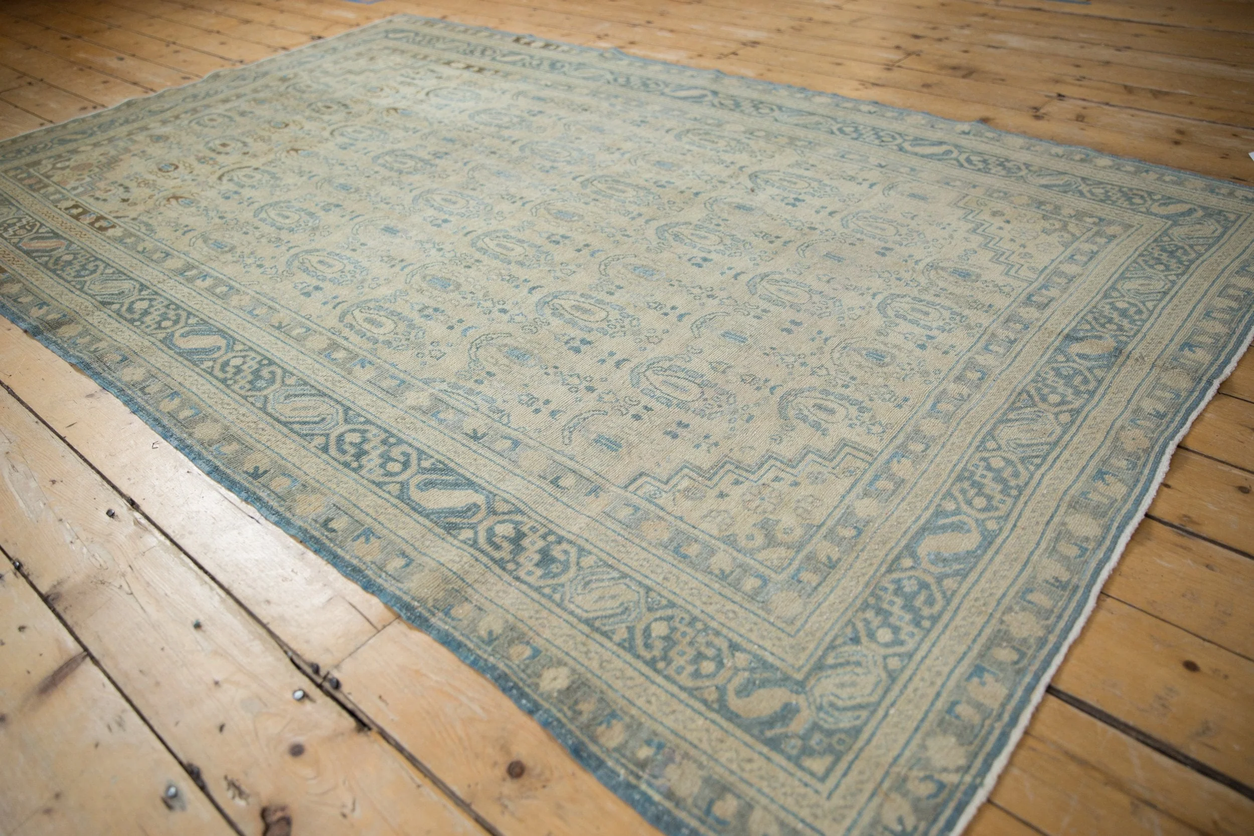 5x8.5 Vintage Distressed Sivas Carpet - Image 3