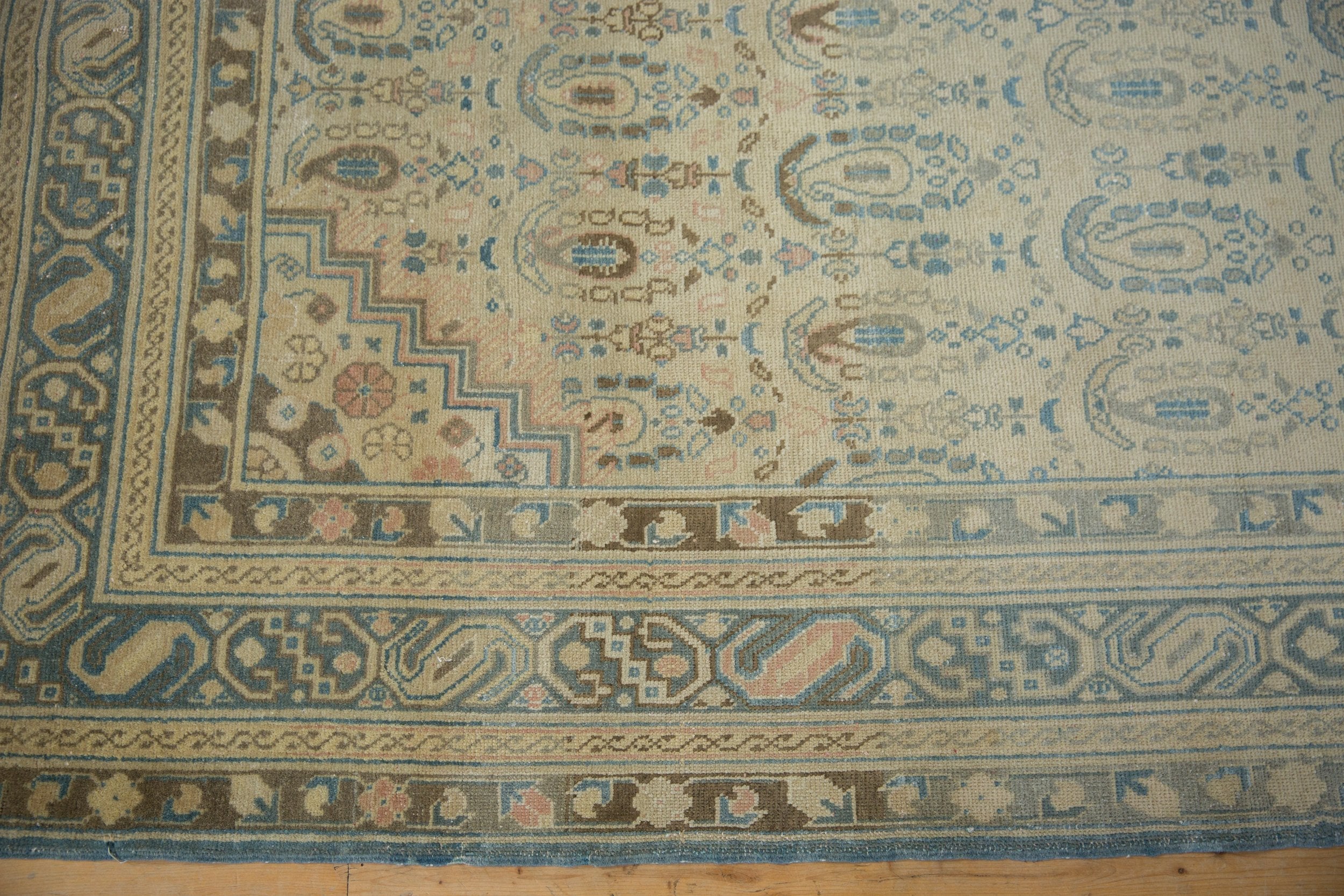 5x8.5 Vintage Distressed Sivas Carpet - Image 5