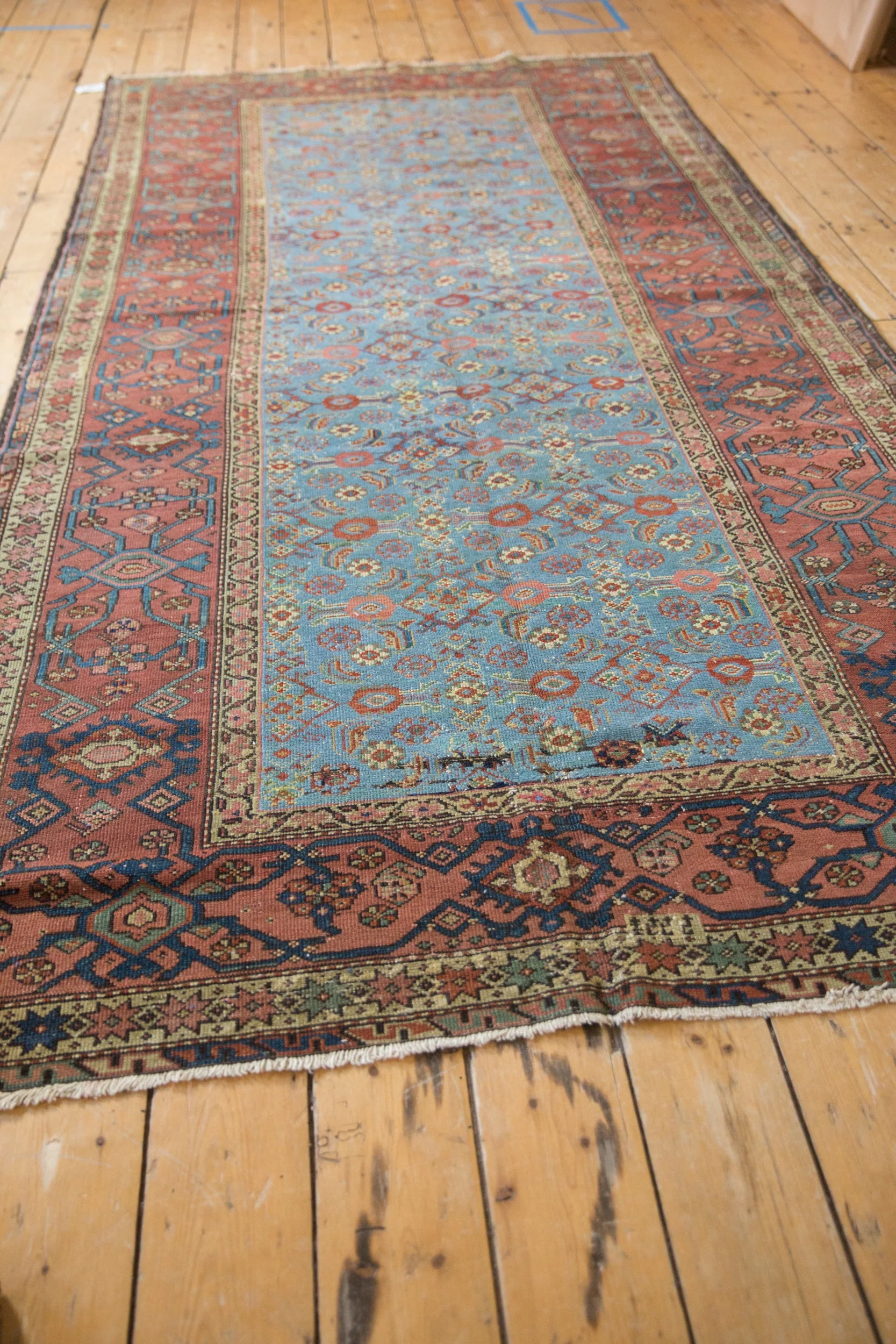 5x9.5 Antique Fereghan Carpet - Image 6
