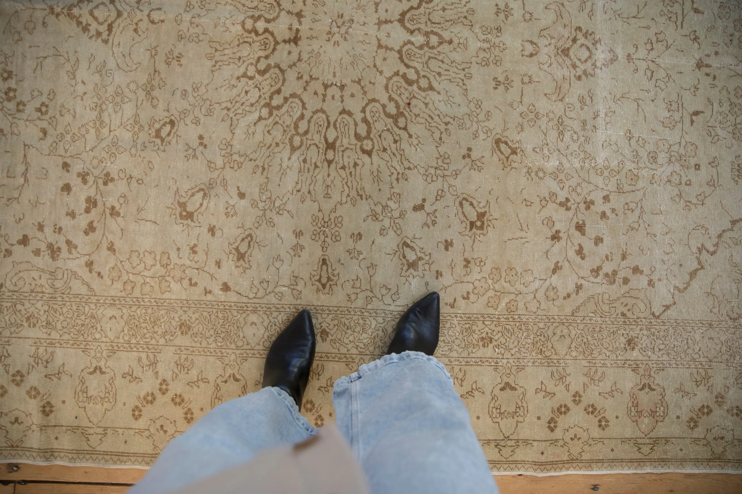 6.5x10 Vintage Distressed Kaisary Carpet - Image 2
