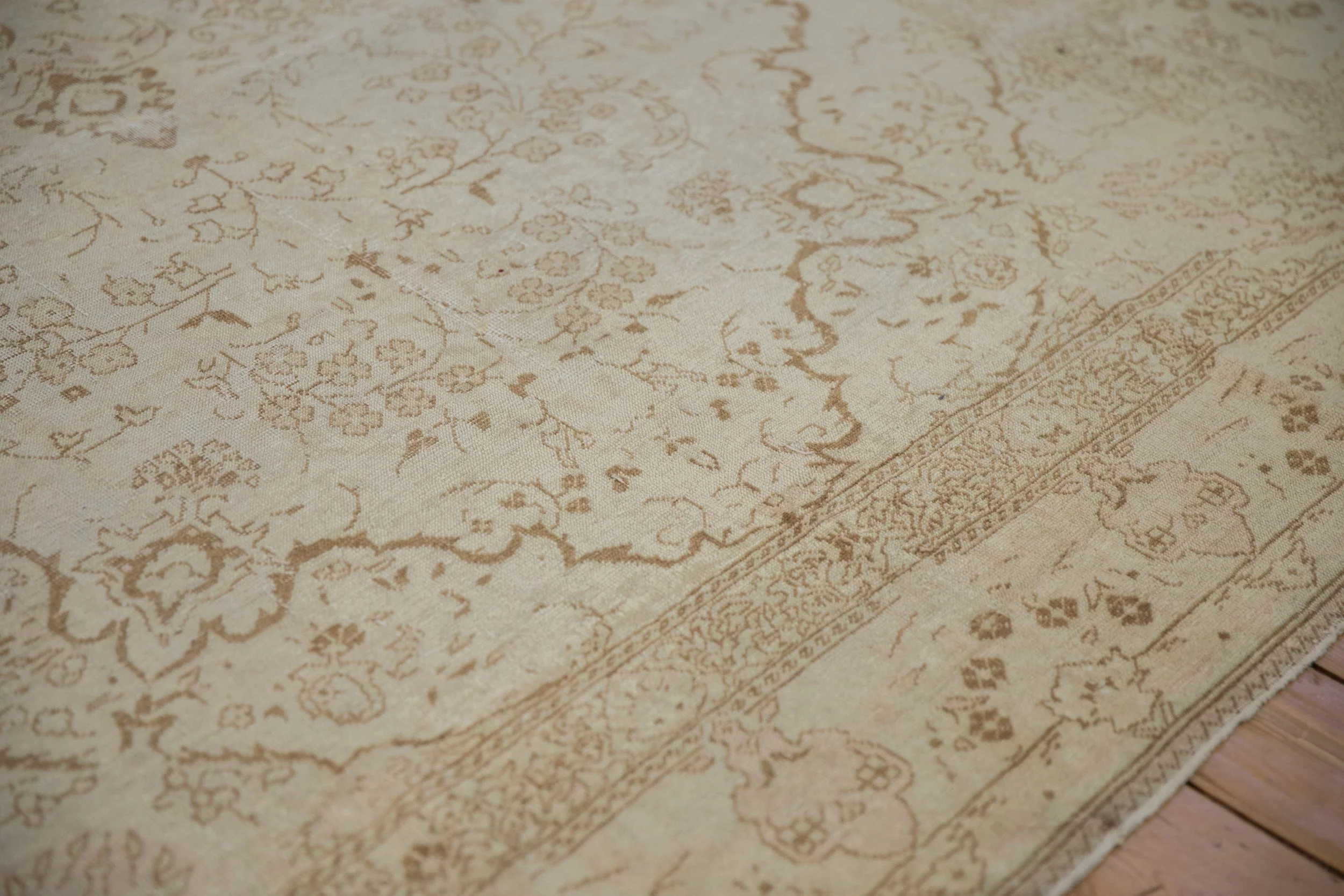 6.5x10 Vintage Distressed Kaisary Carpet - Image 5