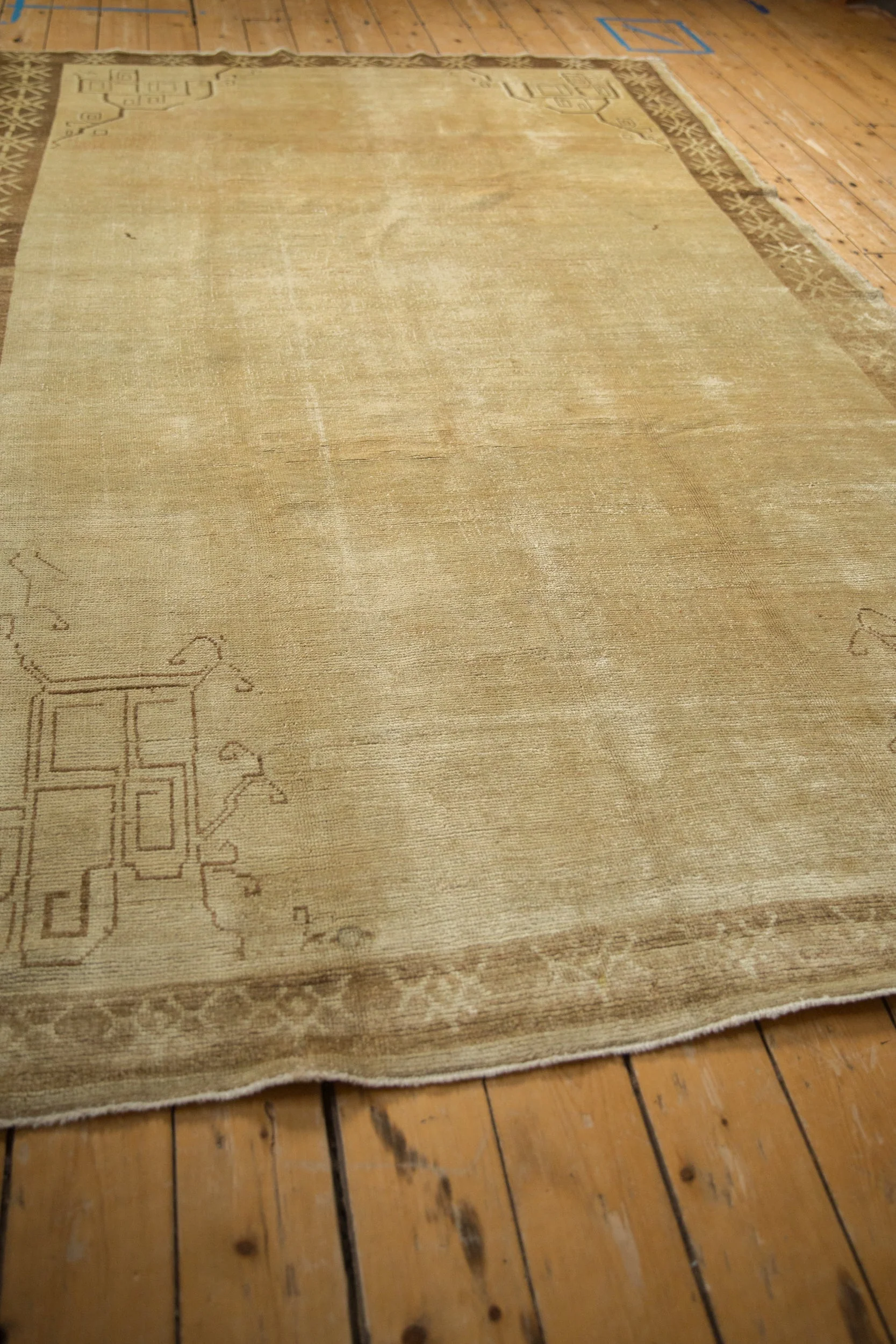 6.5x10 Vintage Distressed Kars Carpet - Image 11