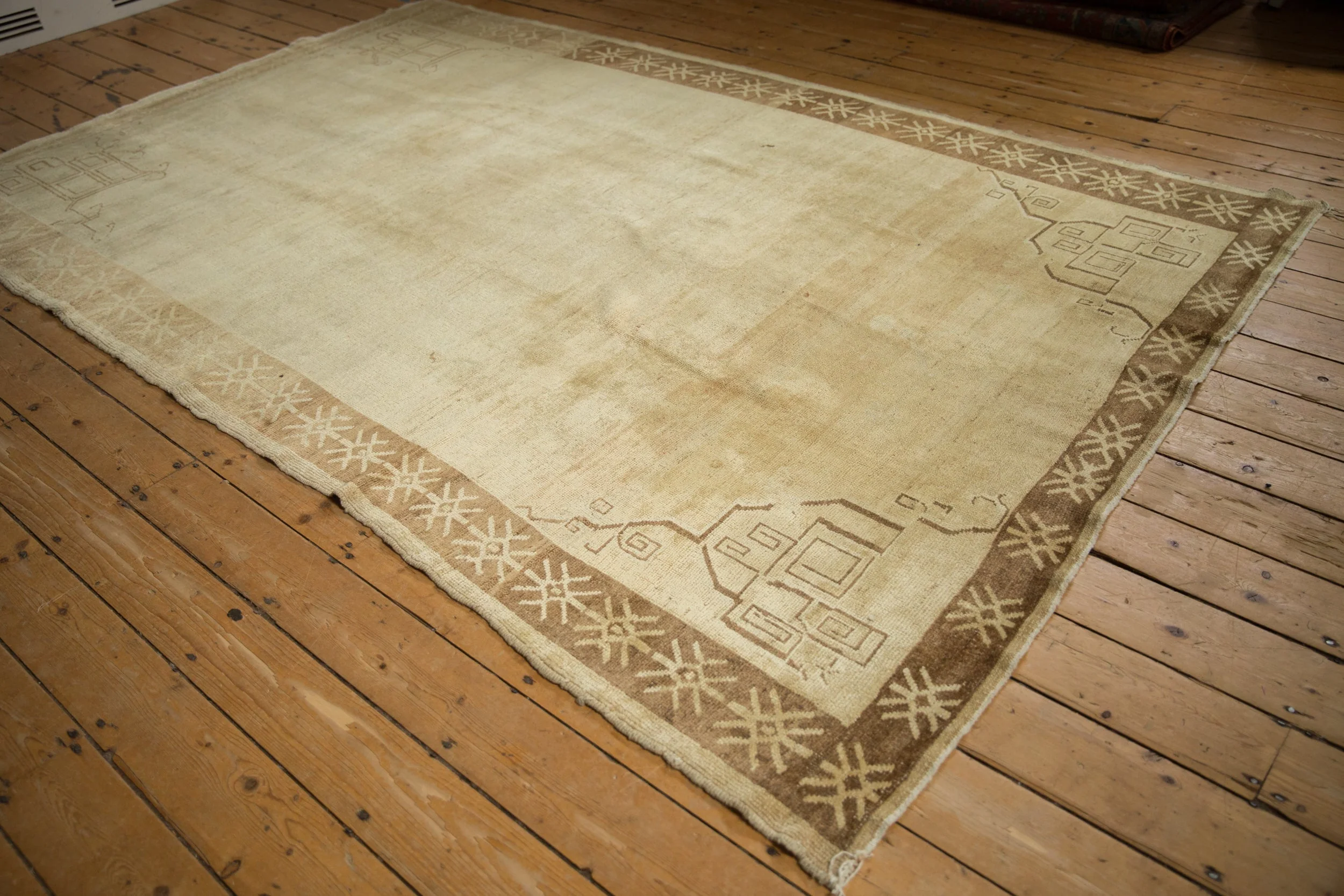 6.5x10 Vintage Distressed Kars Carpet - Image 4