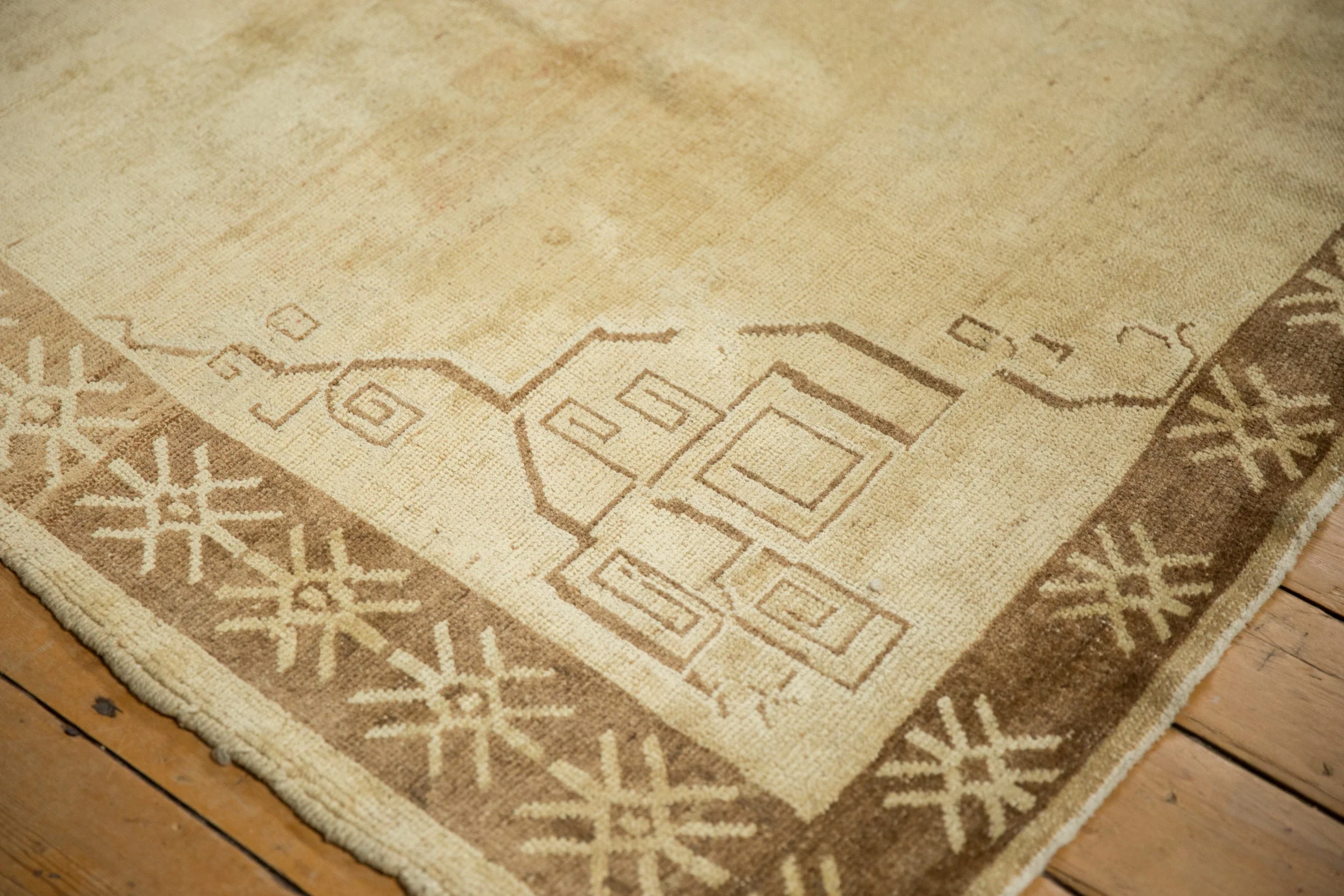 6.5x10 Vintage Distressed Kars Carpet - Image 5