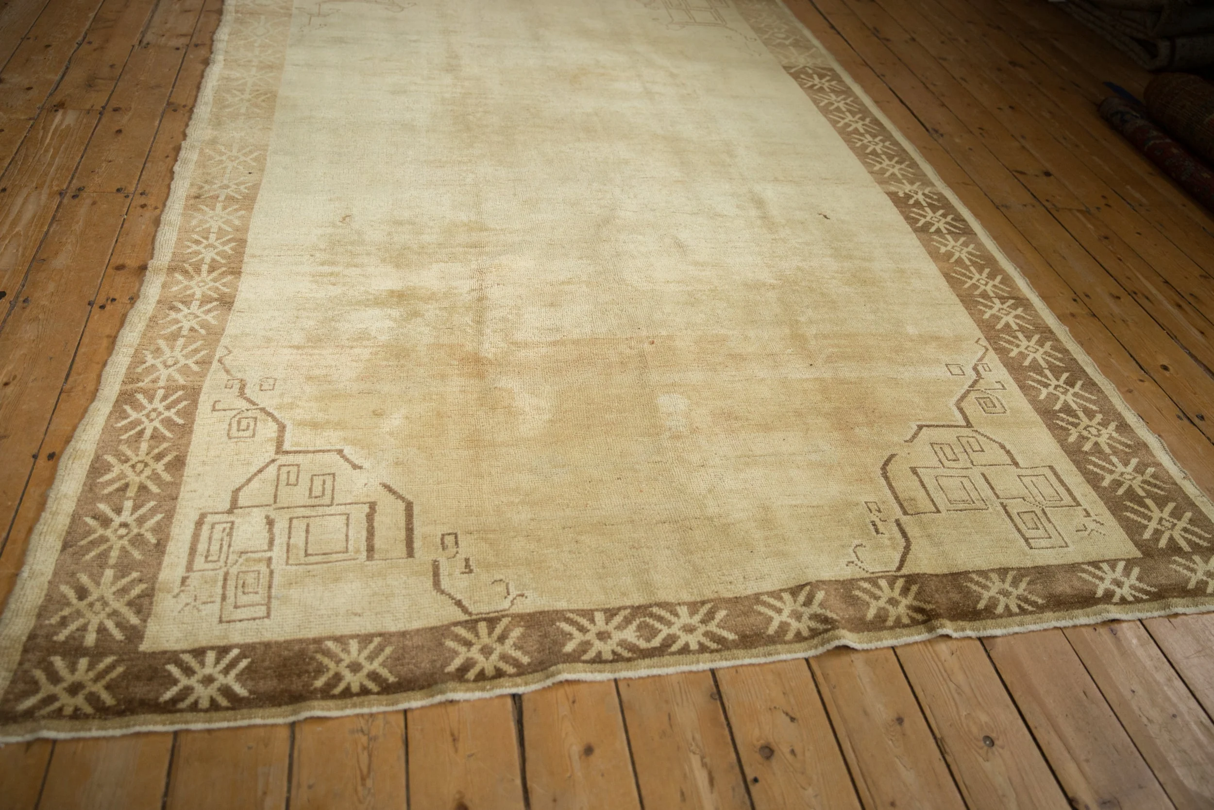 6.5x10 Vintage Distressed Kars Carpet - Image 6