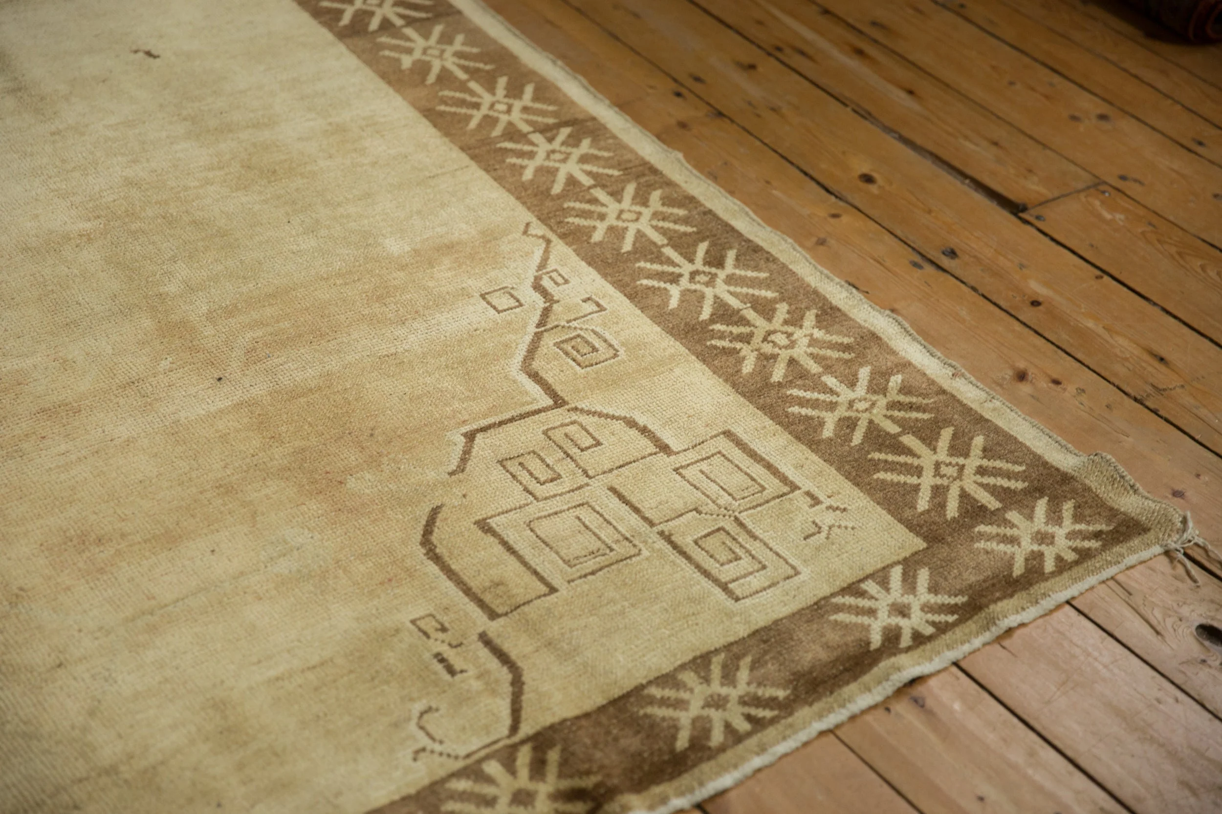 6.5x10 Vintage Distressed Kars Carpet - Image 8