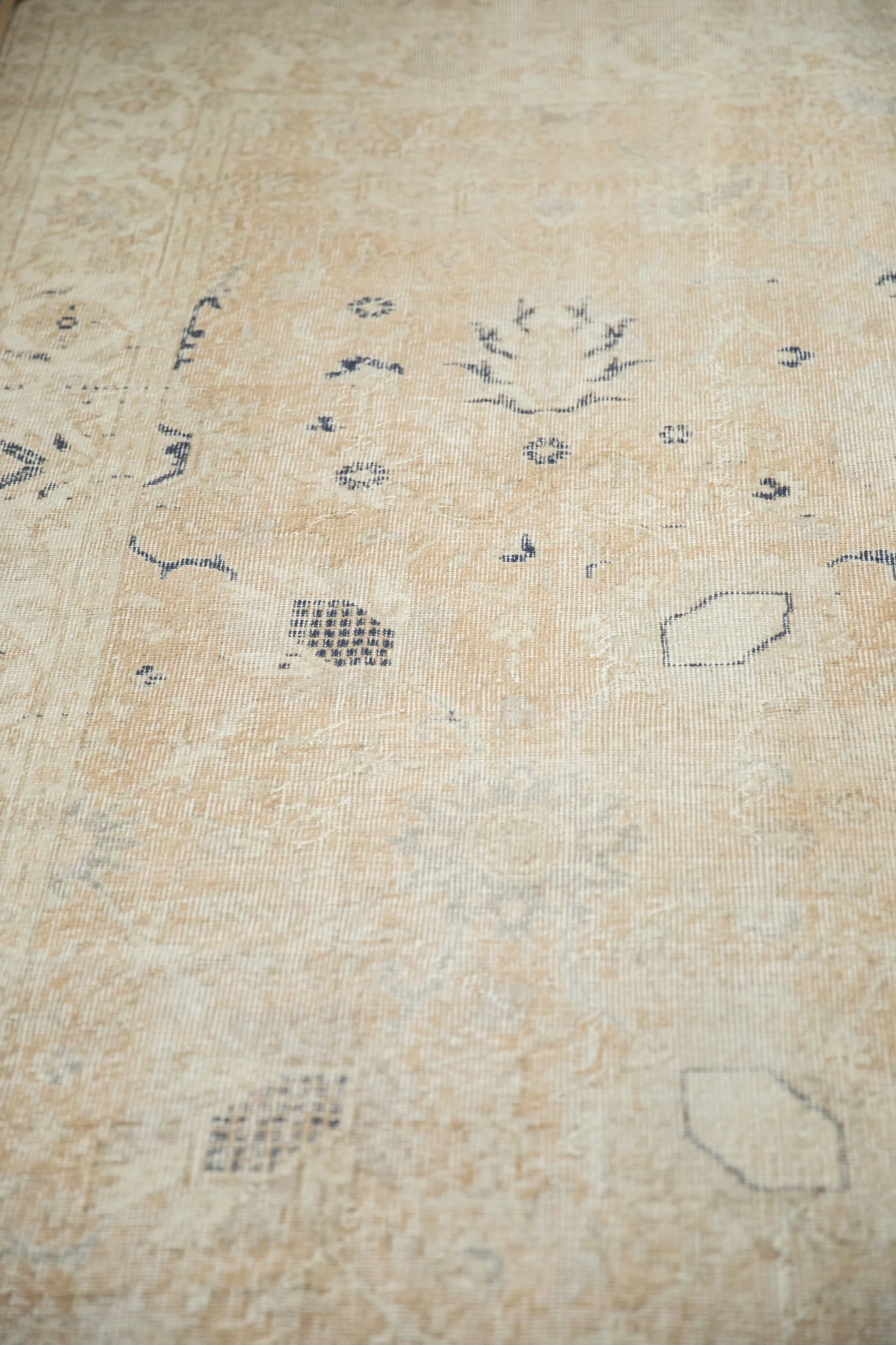 6.5x10 Vintage Distressed Sparta Carpet - Image 10