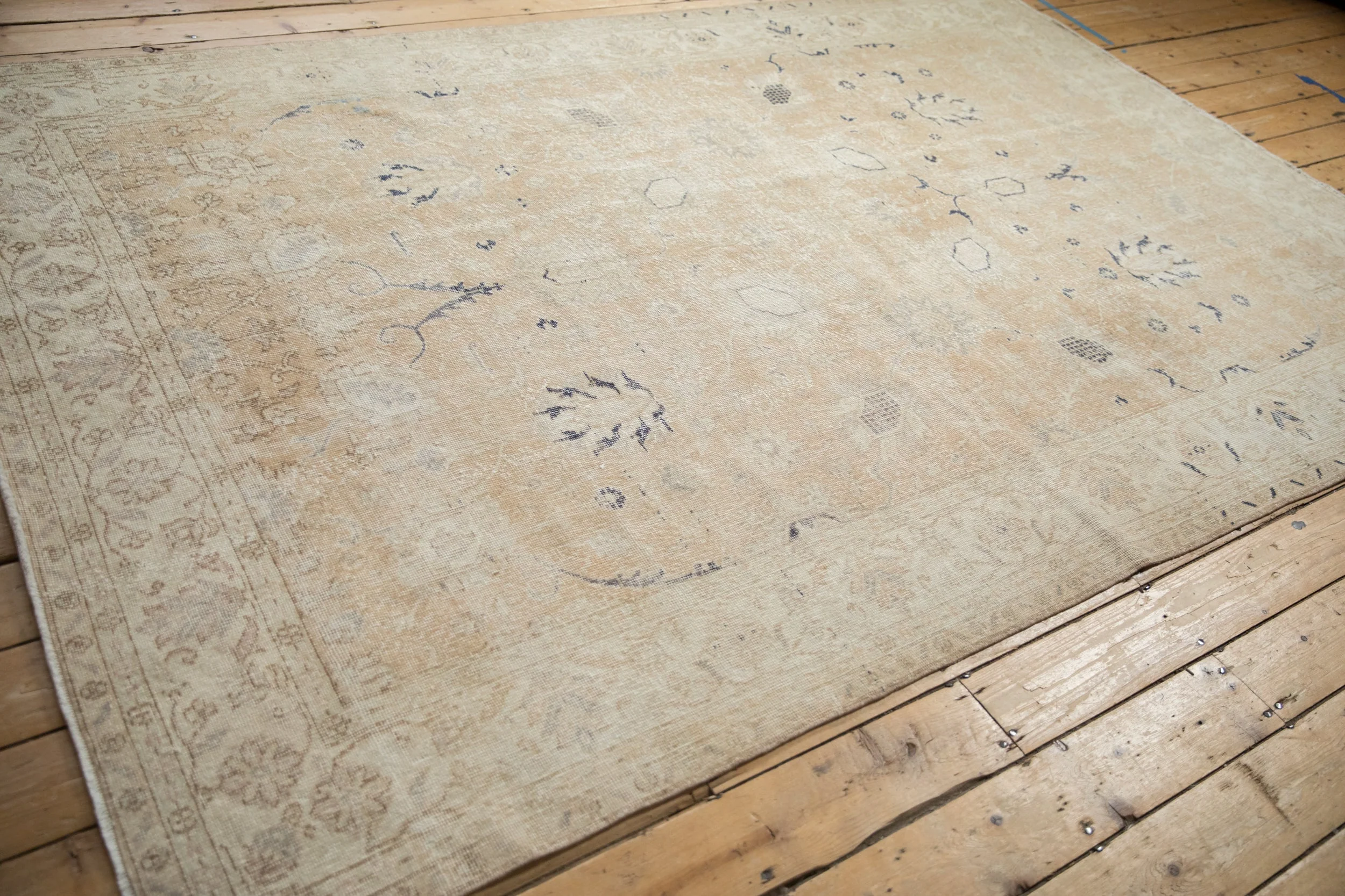 6.5x10 Vintage Distressed Sparta Carpet - Image 11