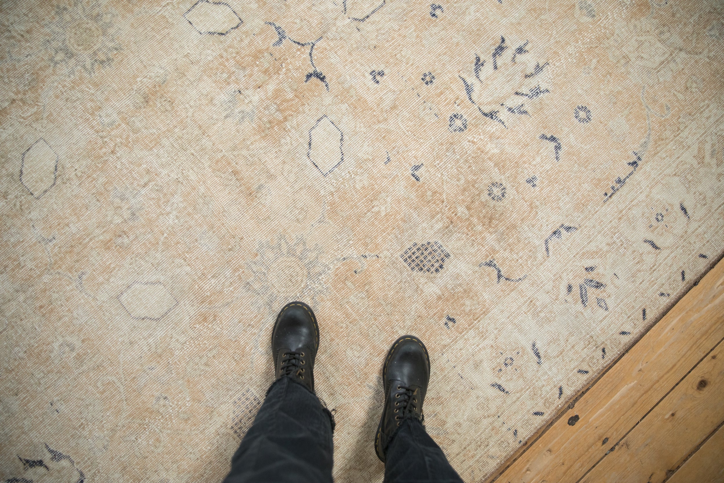 6.5x10 Vintage Distressed Sparta Carpet - Image 2