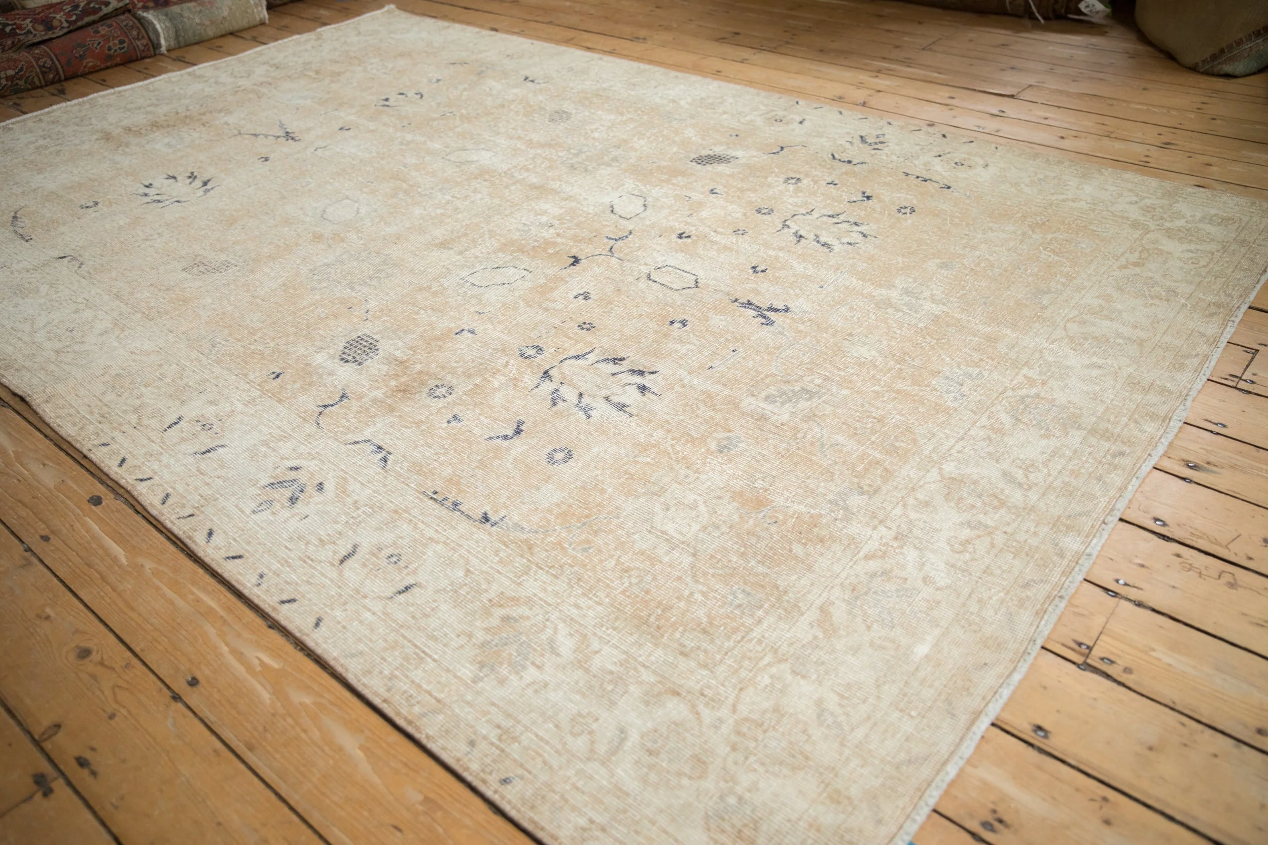 6.5x10 Vintage Distressed Sparta Carpet - Image 4